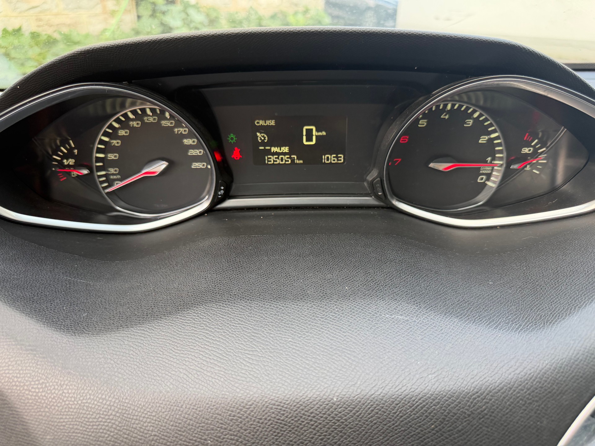PEUGEOT 308 1.2 THP Allure-image-10