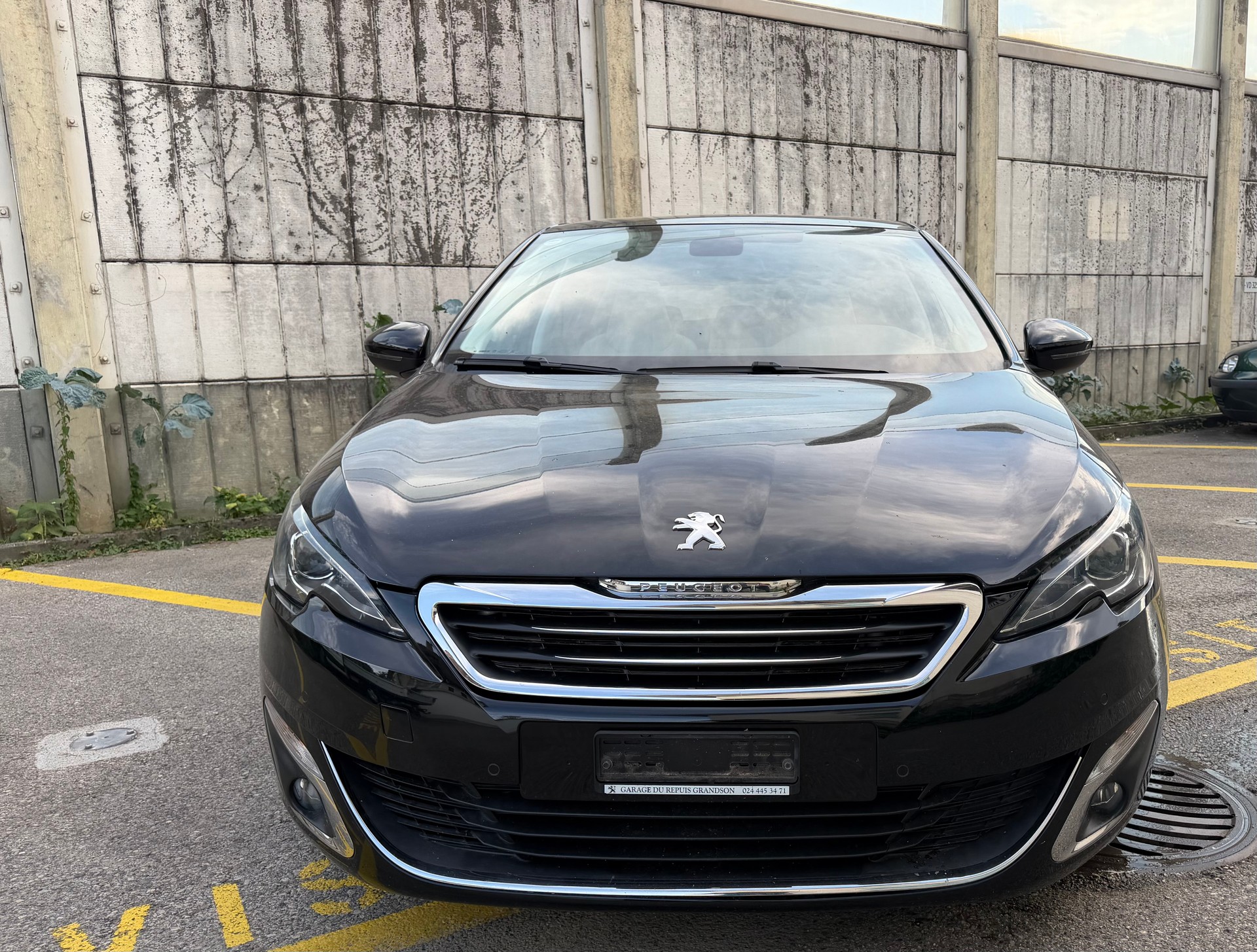 PEUGEOT 308 1.2 THP Allure-image-2