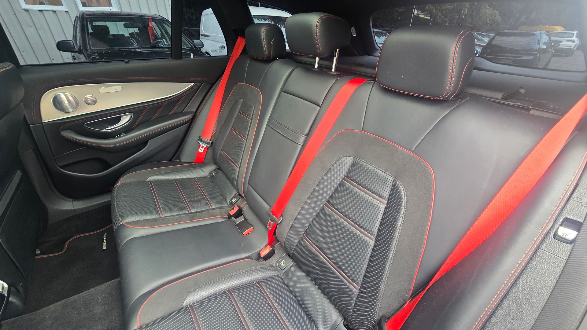 MERCEDES-BENZ E 43 AMG 4 Matic 9G-Tronic-image-13