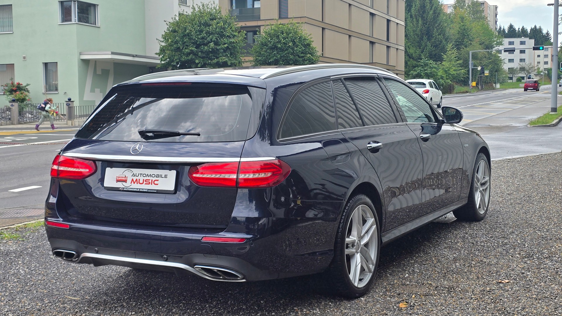 MERCEDES-BENZ E 43 AMG 4 Matic 9G-Tronic-image-5