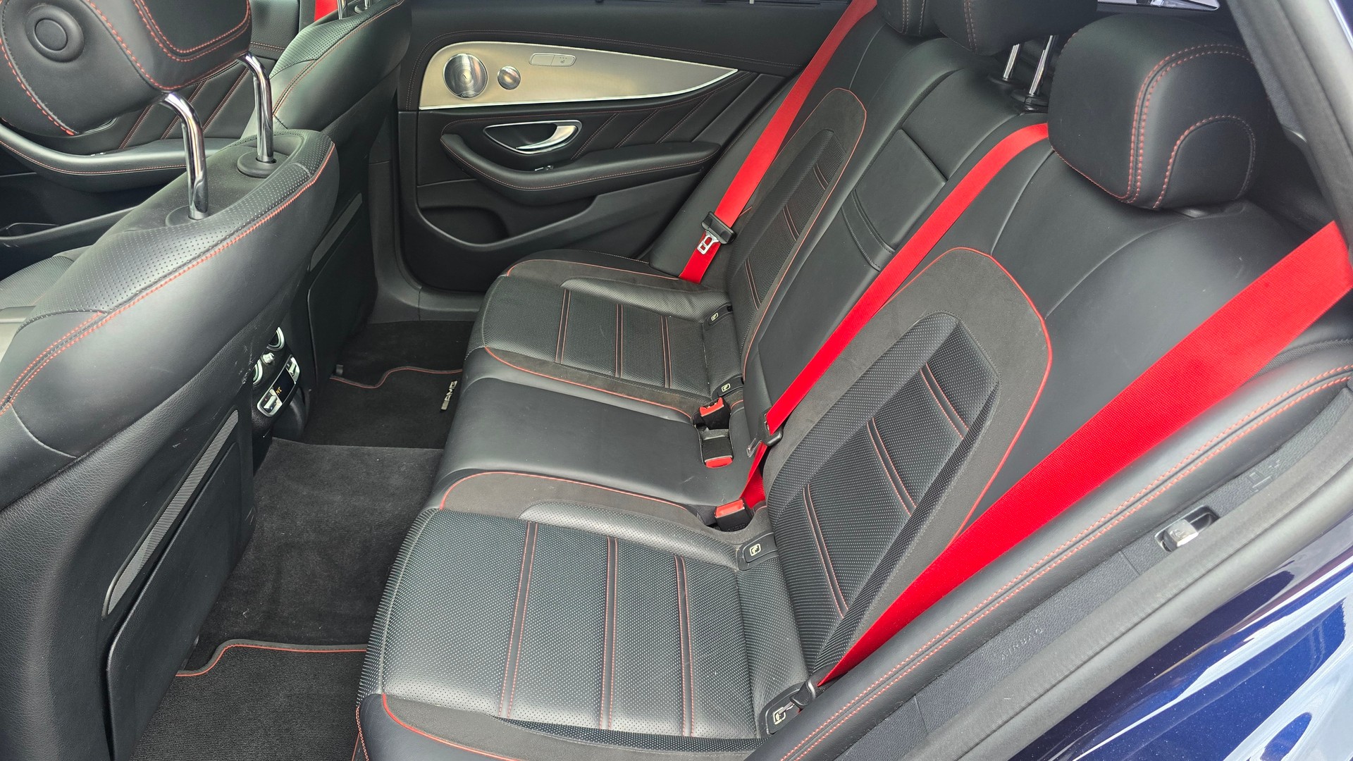 MERCEDES-BENZ E 43 AMG 4 Matic 9G-Tronic-image-12
