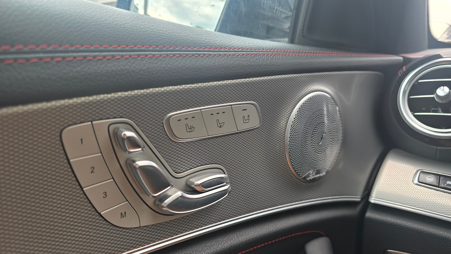 MERCEDES-BENZ E 43 AMG 4 Matic 9G-Tronic-image-22