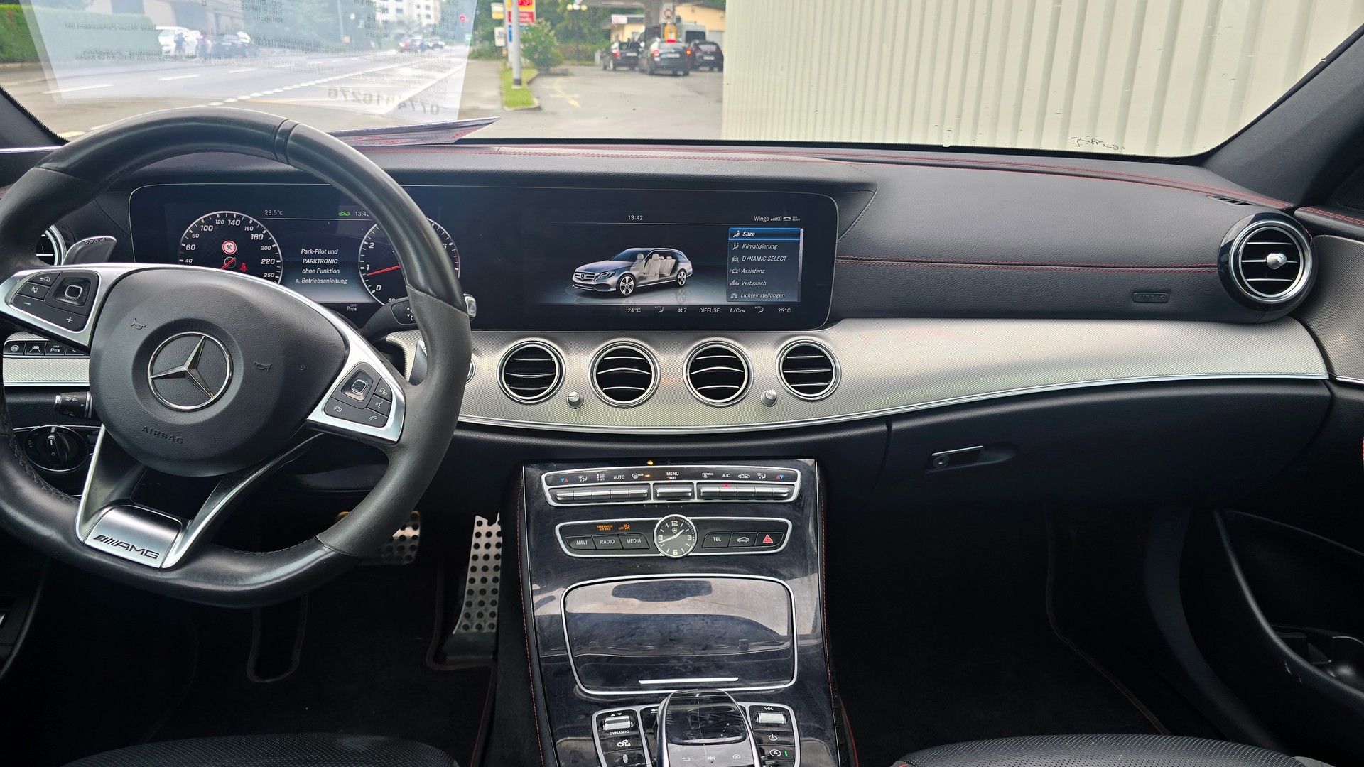 MERCEDES-BENZ E 43 AMG 4 Matic 9G-Tronic-image-14