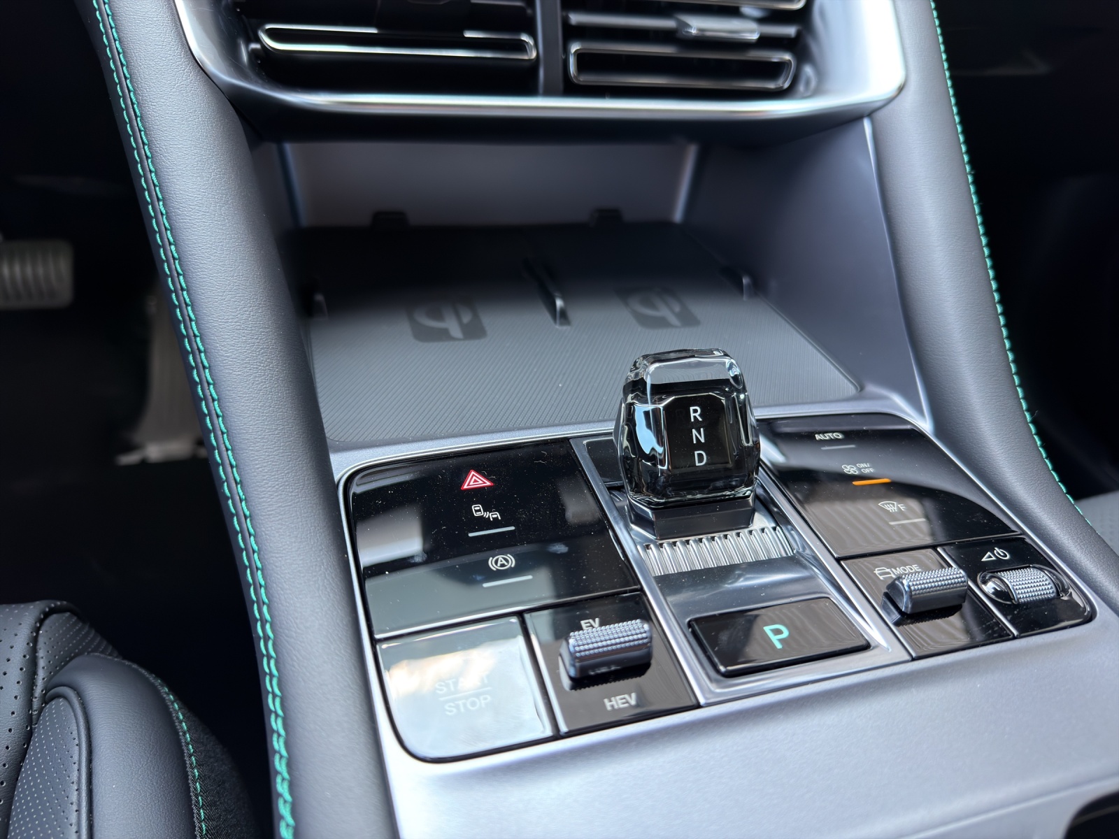 BYD Seal U DM-i Design AWD / Voll Ausstattung-image-11