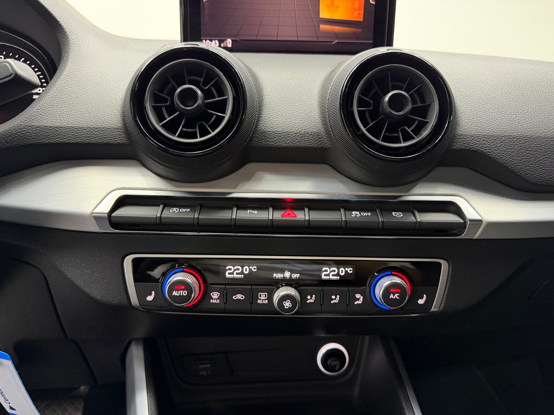 AUDI Q2 30 TFSI Sport S-tronic-image-18