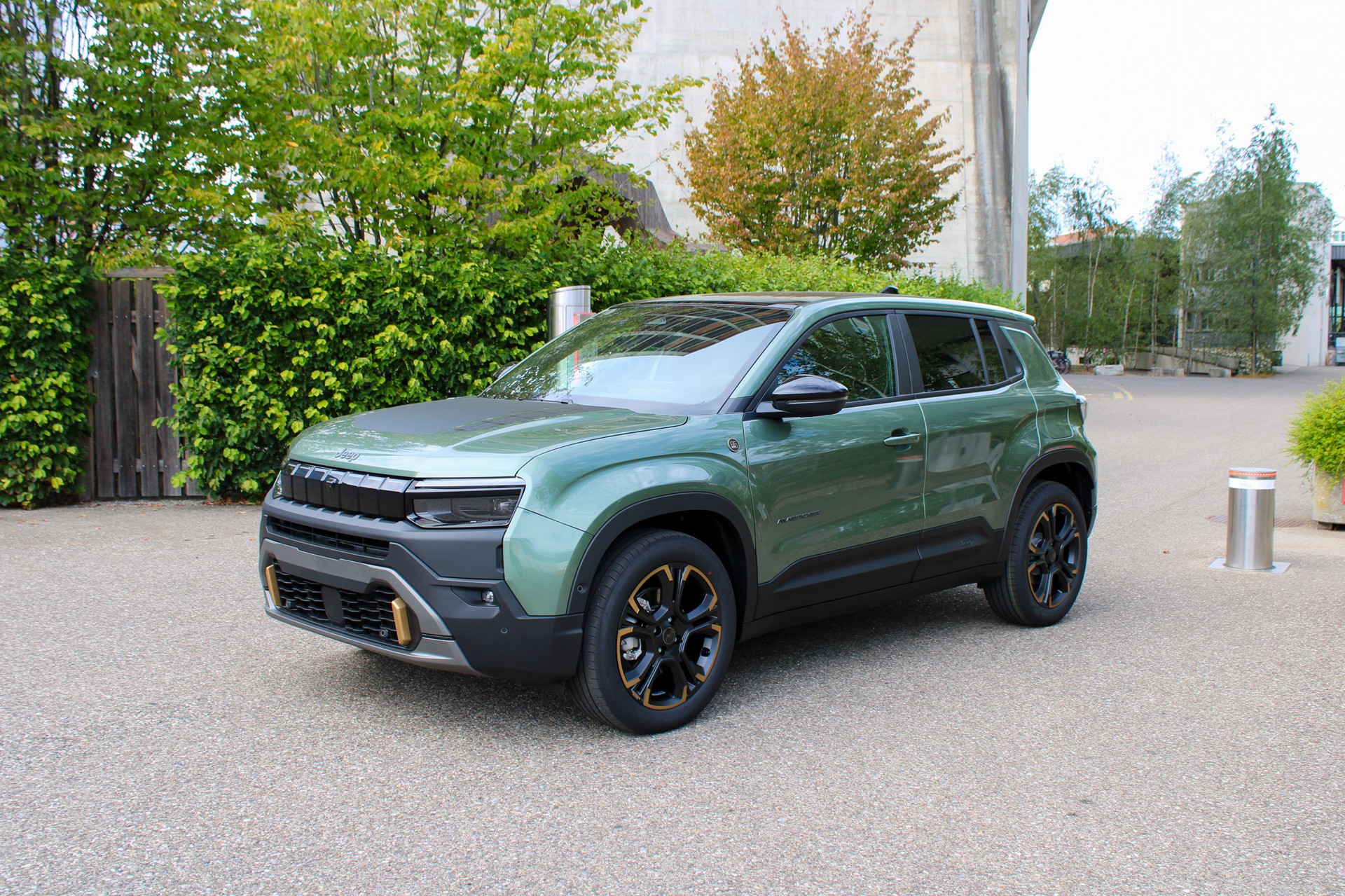 JEEP Avenger 1.2 MHEV 85th Anniversary Sky 4xe-image-3