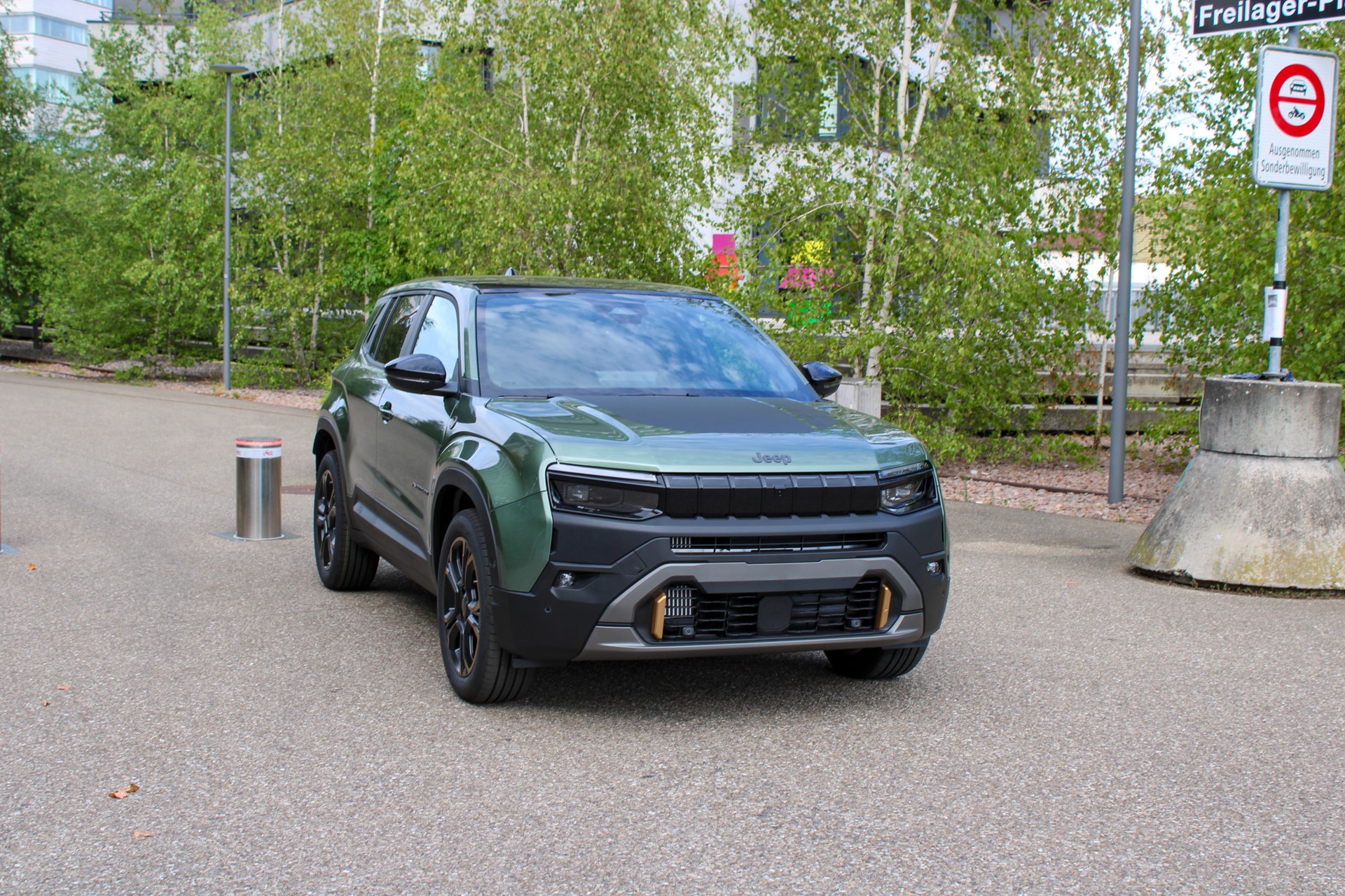 JEEP Avenger 1.2 MHEV 85th Anniversary Sky 4xe-image-2