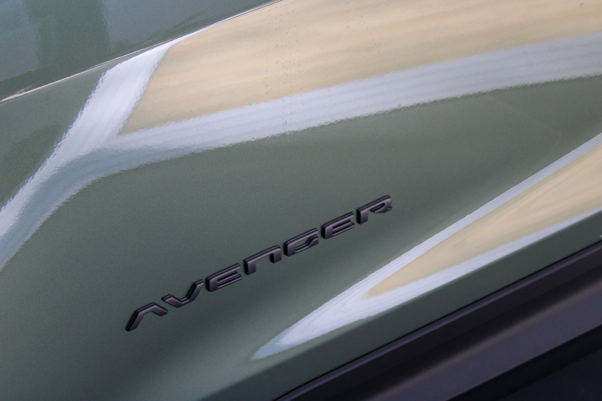 JEEP Avenger 1.2 MHEV 85th Anniversary Sky 4xe-image-26