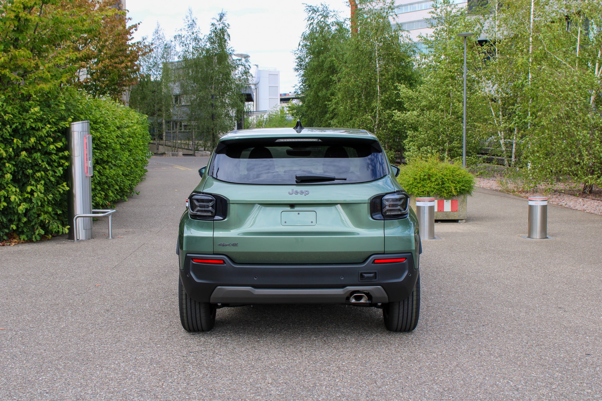 JEEP Avenger 1.2 MHEV 85th Anniversary Sky 4xe-image-8