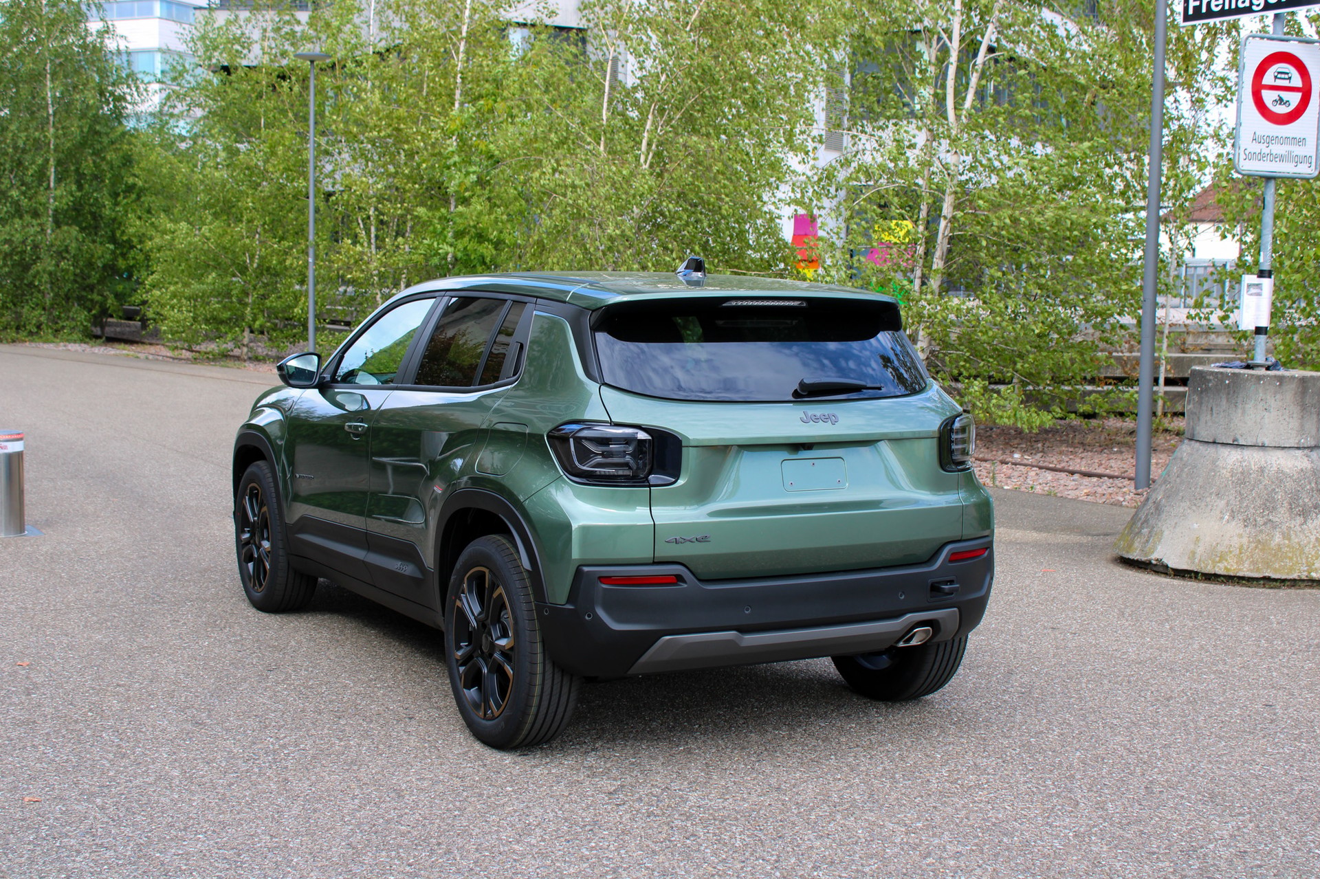 JEEP Avenger 1.2 MHEV 85th Anniversary Sky 4xe-image-6