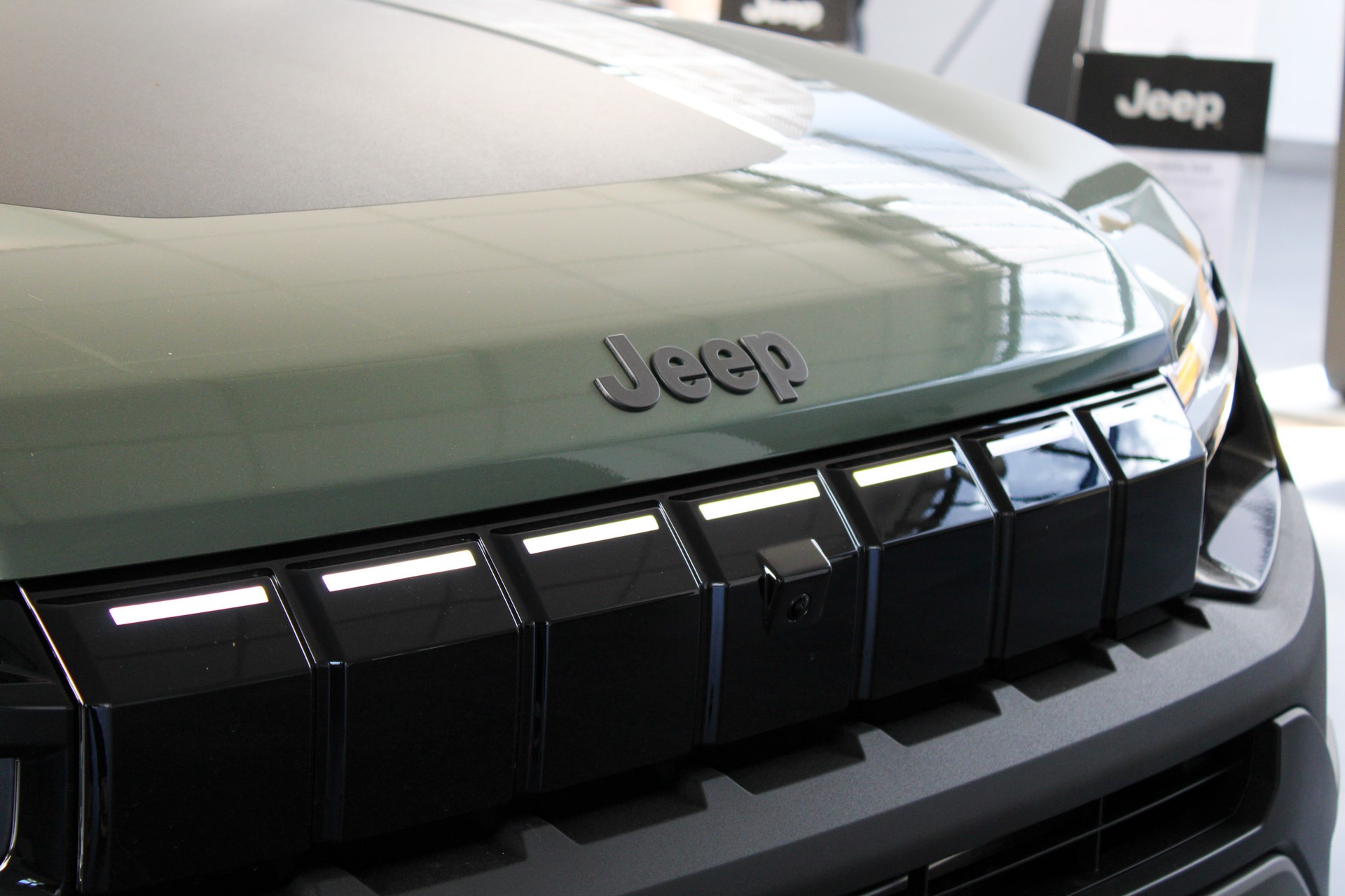 JEEP Avenger 1.2 MHEV 85th Anniversary Sky 4xe-image-25