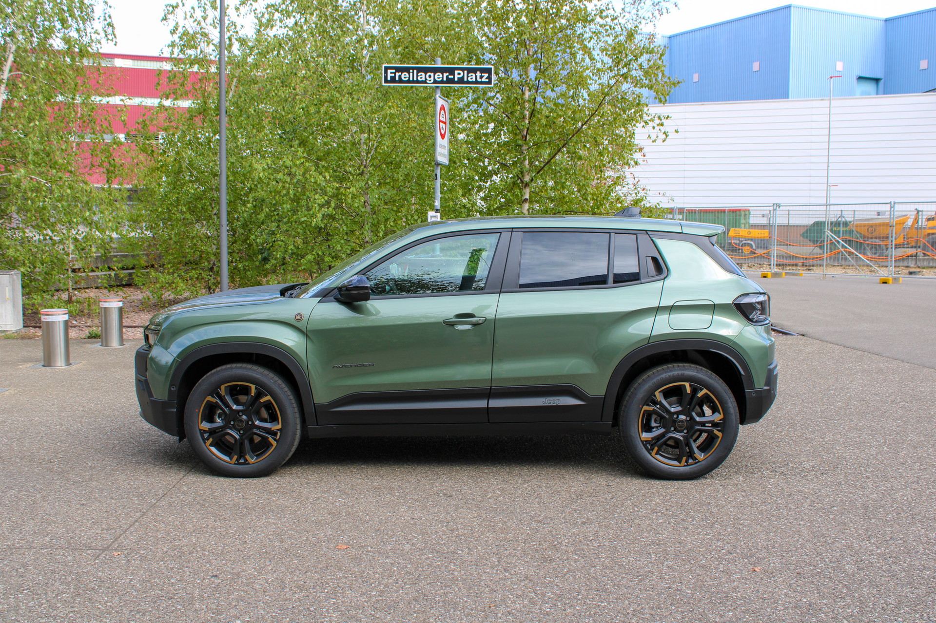 JEEP Avenger 1.2 MHEV 85th Anniversary Sky 4xe-image-5