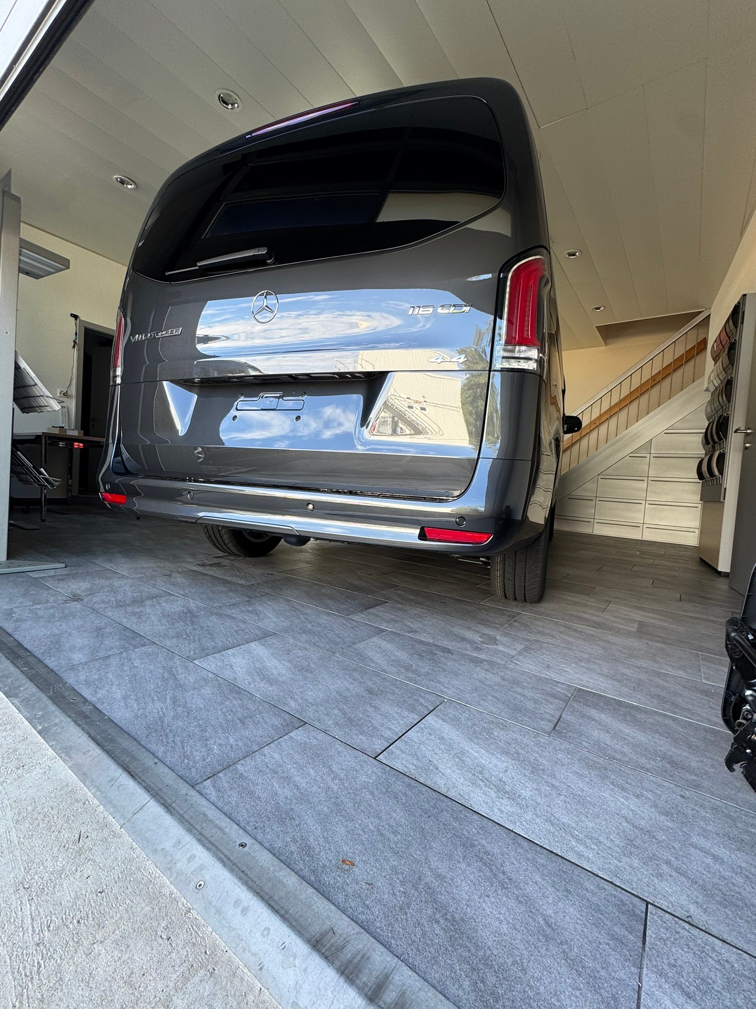 MERCEDES-BENZ Vito 116 CDI Lang Tourer 9G-Tronic 4M Select-image-4