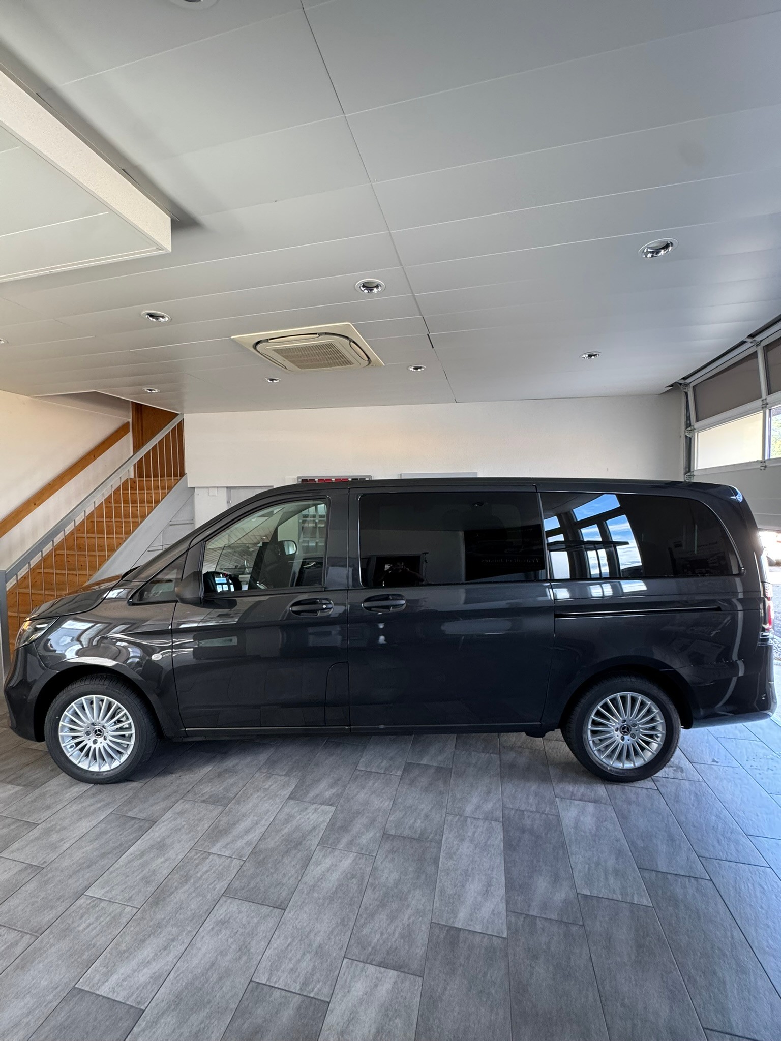MERCEDES-BENZ Vito 116 CDI Lang Tourer 9G-Tronic 4M Select-image-6