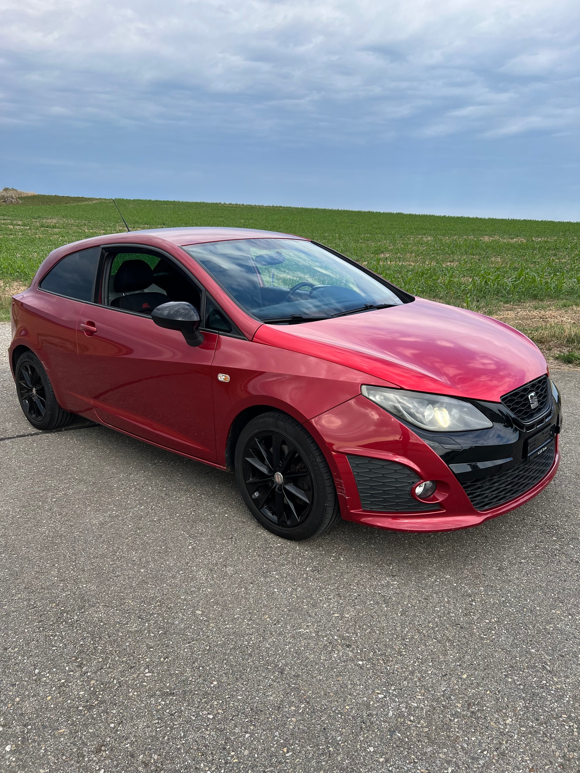 SEAT Ibiza SC 1.4 TSI Cupra DSG-image-1