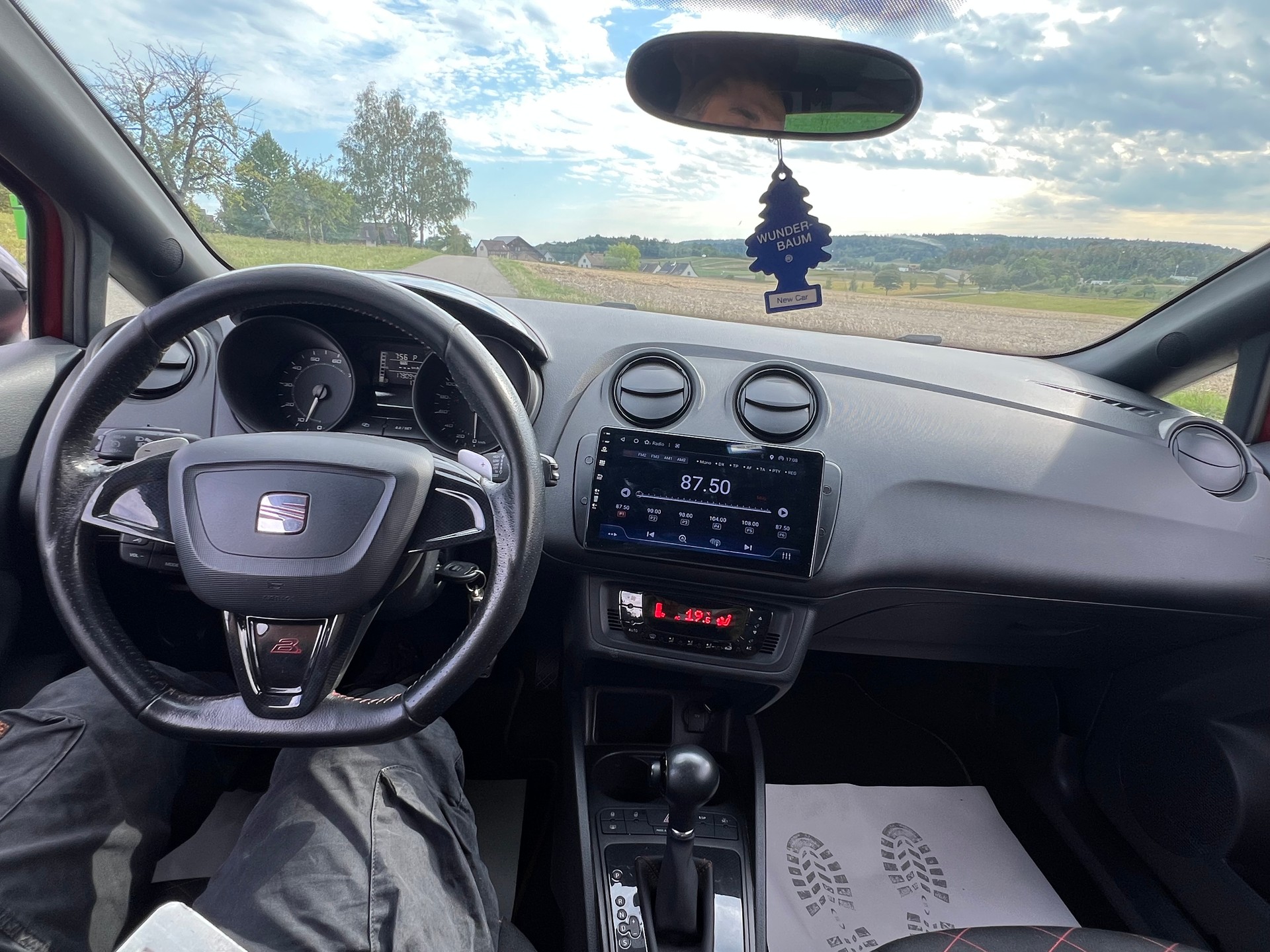 SEAT Ibiza SC 1.4 TSI Cupra DSG-image-13