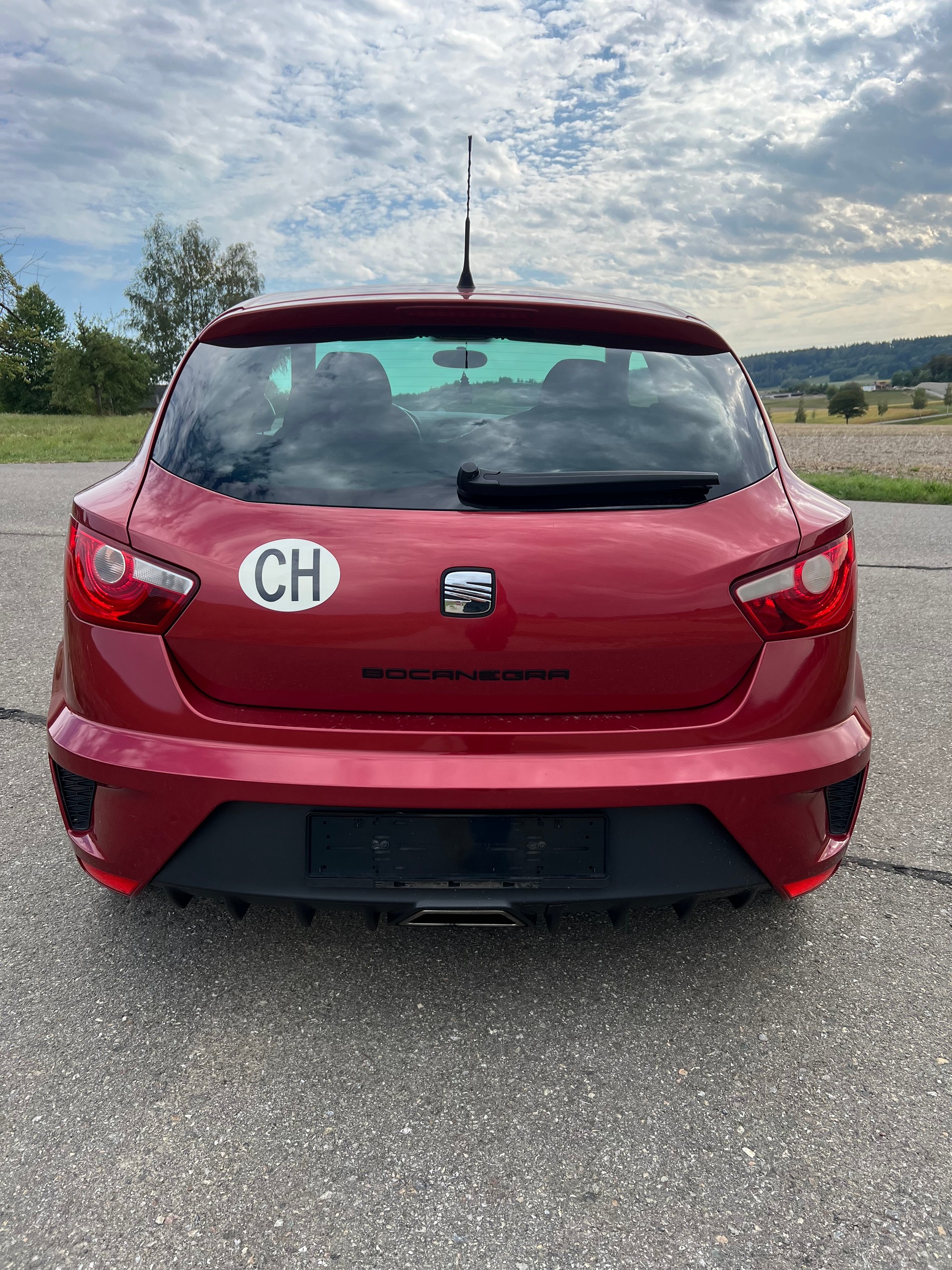 SEAT Ibiza SC 1.4 TSI Cupra DSG-image-4