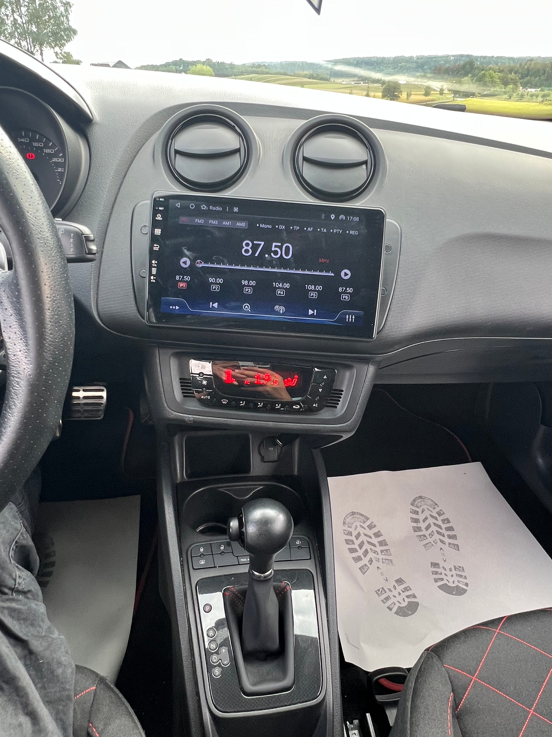 SEAT Ibiza SC 1.4 TSI Cupra DSG-image-12