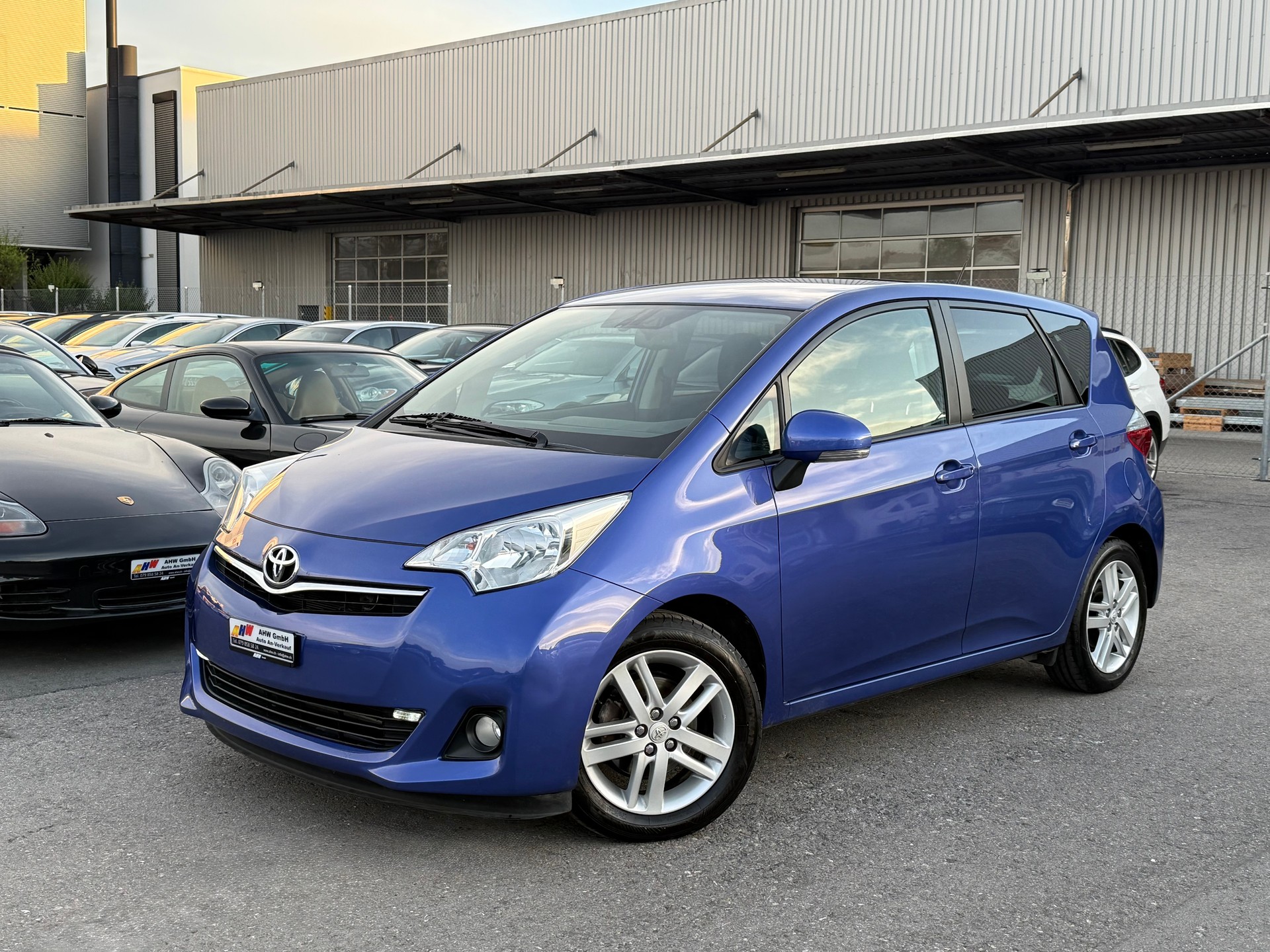 TOYOTA Verso-S 1.33 Linea Sol Multidrive S / Frisch ab MFK / Rückfahrkamera / Keyless Go / Navi / 8-Fach Alu
