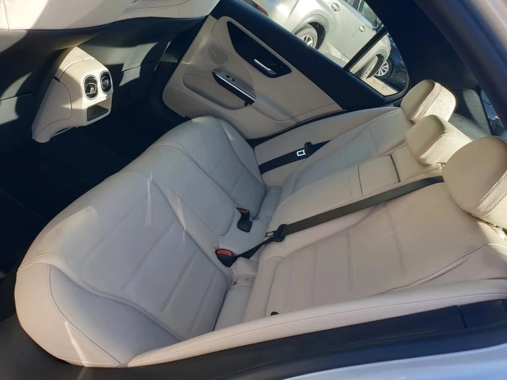 MERCEDES-BENZ C 220 d 4Matic Avantgarde ** 200 PS ** Voll-Leder ** Gr-Navi ** RF-Kamera 360° ** HUD ** Gratis Service Paket bis 100'000km **-image-12
