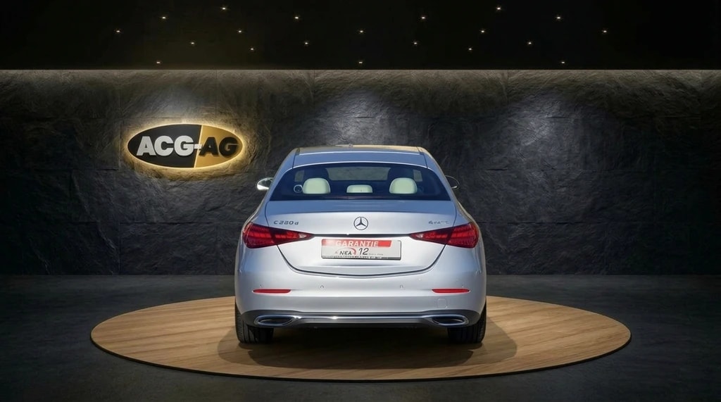 MERCEDES-BENZ C 220 d 4Matic Avantgarde ** 200 PS ** Voll-Leder ** Gr-Navi ** RF-Kamera 360° ** HUD ** Gratis Service Paket bis 100'000km **-image-4