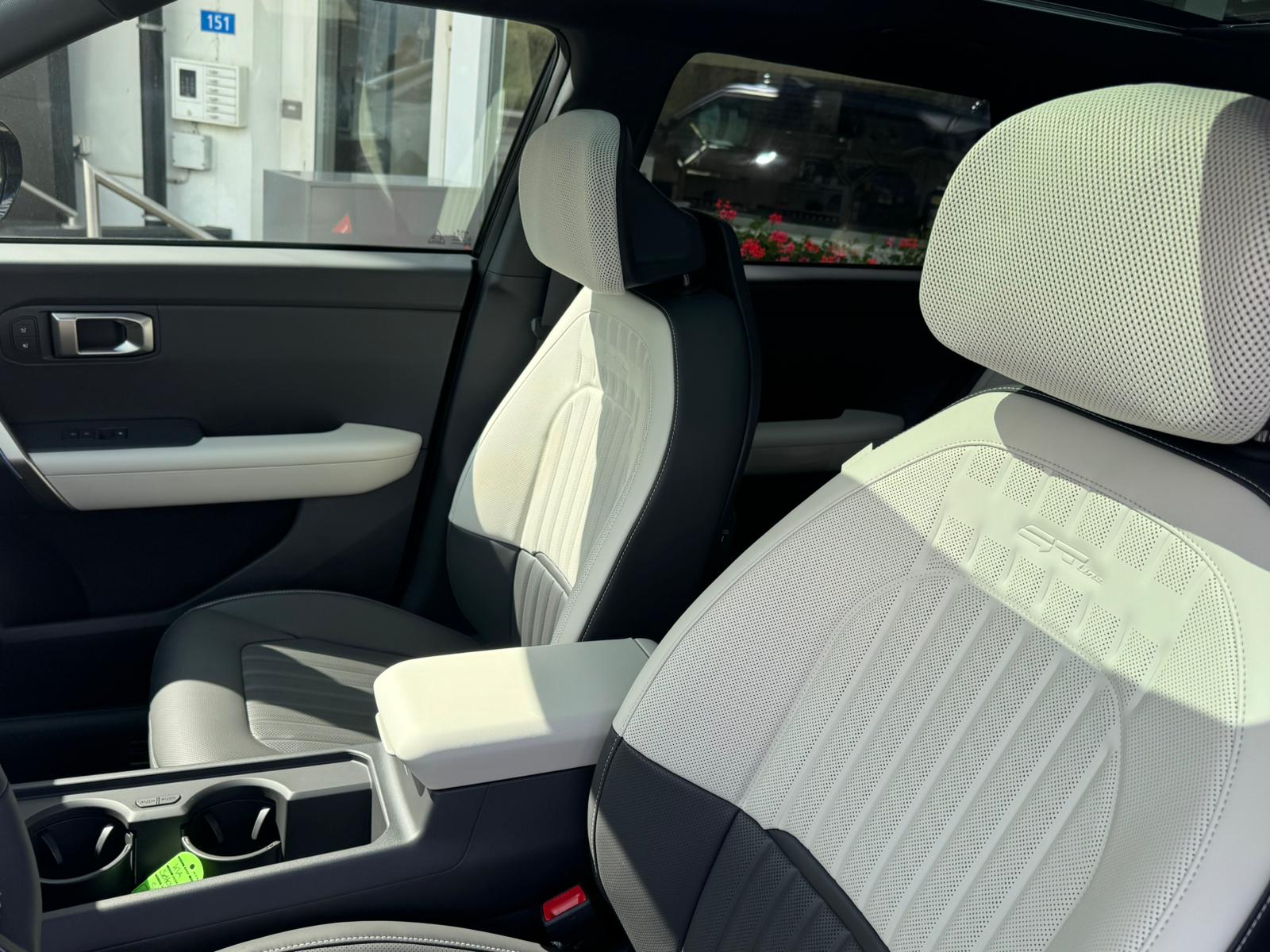KIA Seltos 1.6 T-GDi GT-Line-image-4