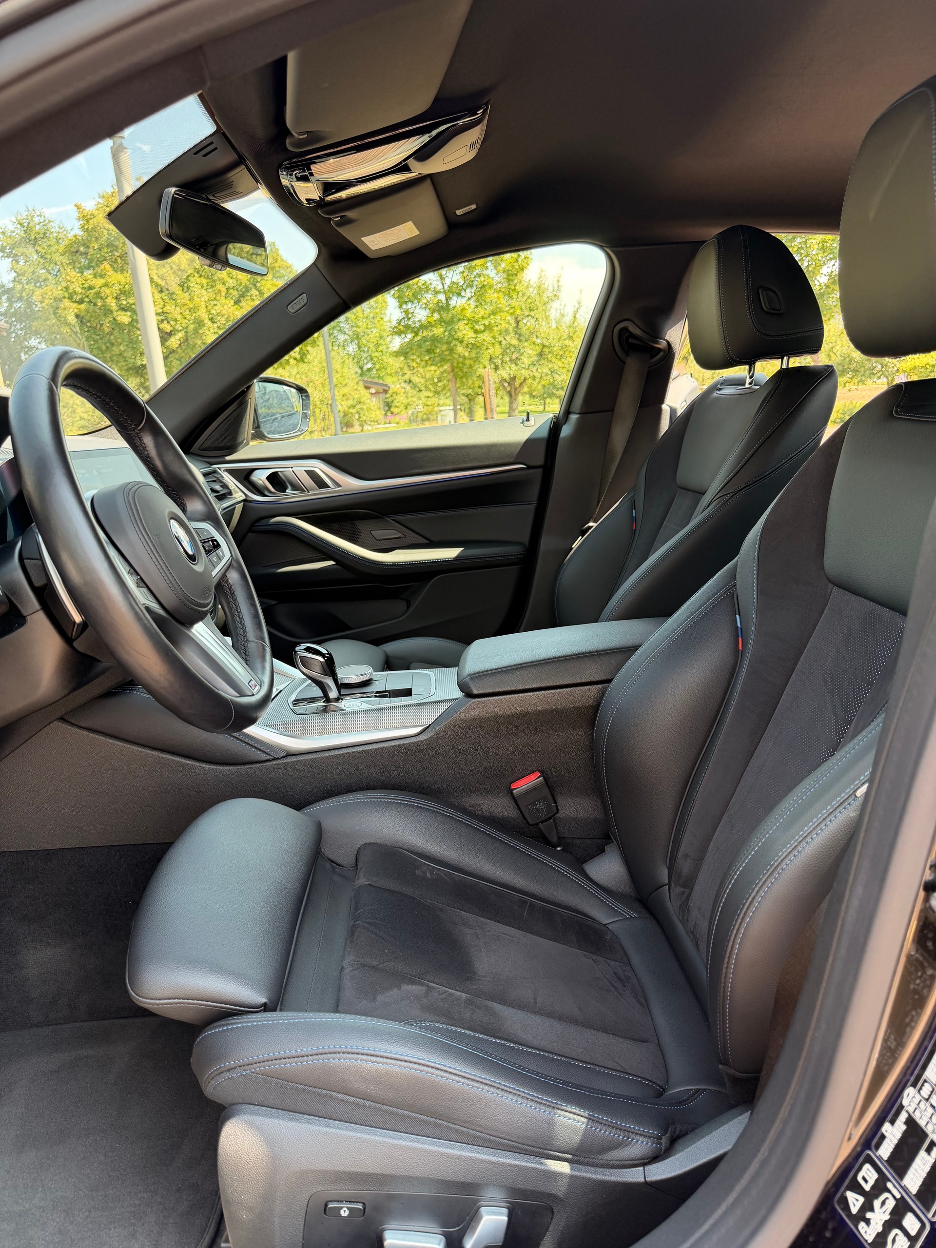 BMW M440i xDrive-image-3