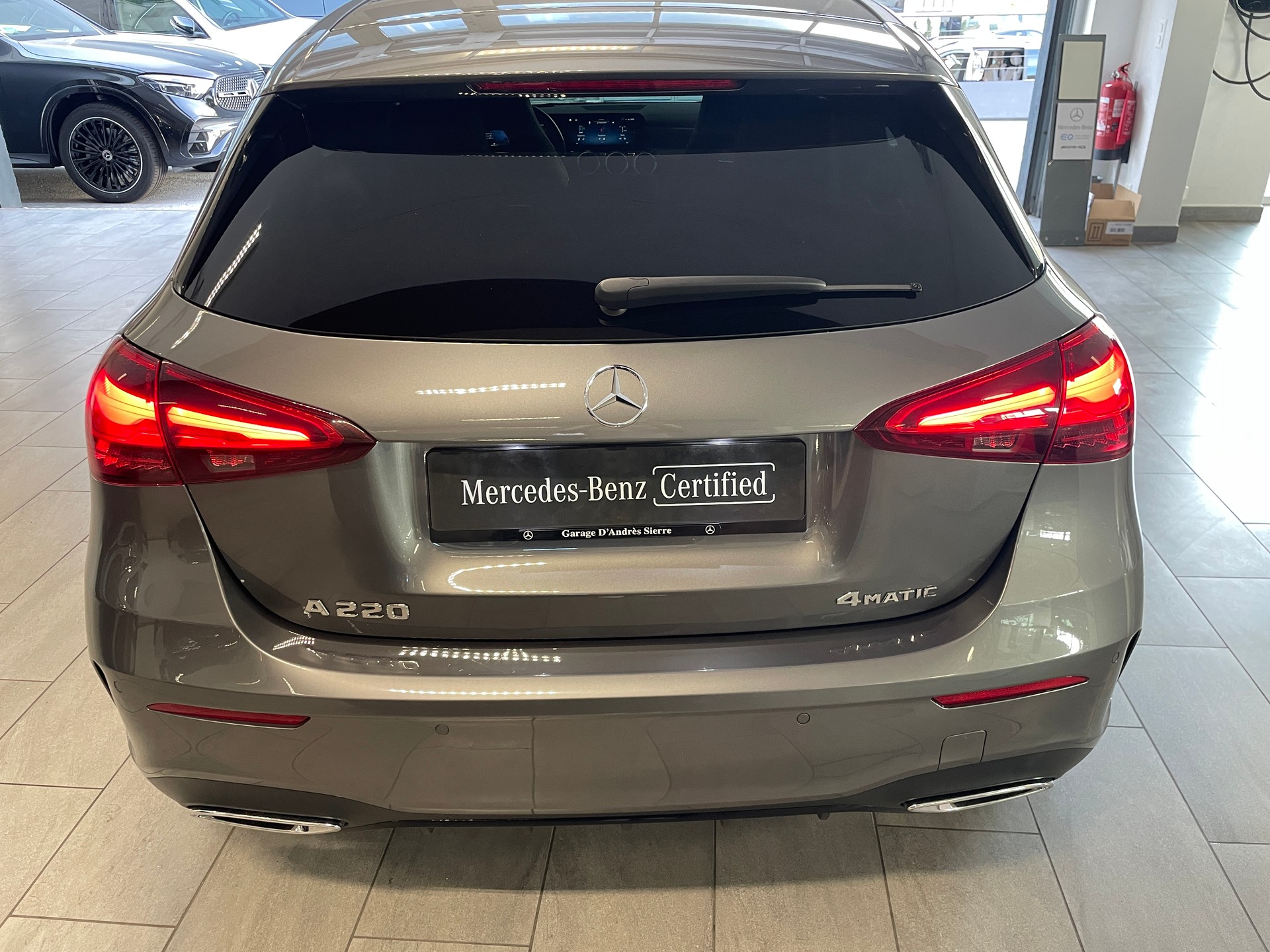 MERCEDES-BENZ A 220 4Matic 8G-DCT AMG Line-image-6