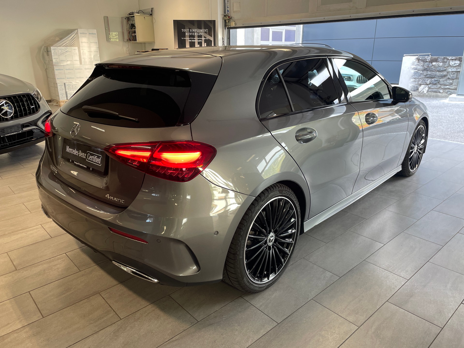 MERCEDES-BENZ A 220 4Matic 8G-DCT AMG Line-image-5