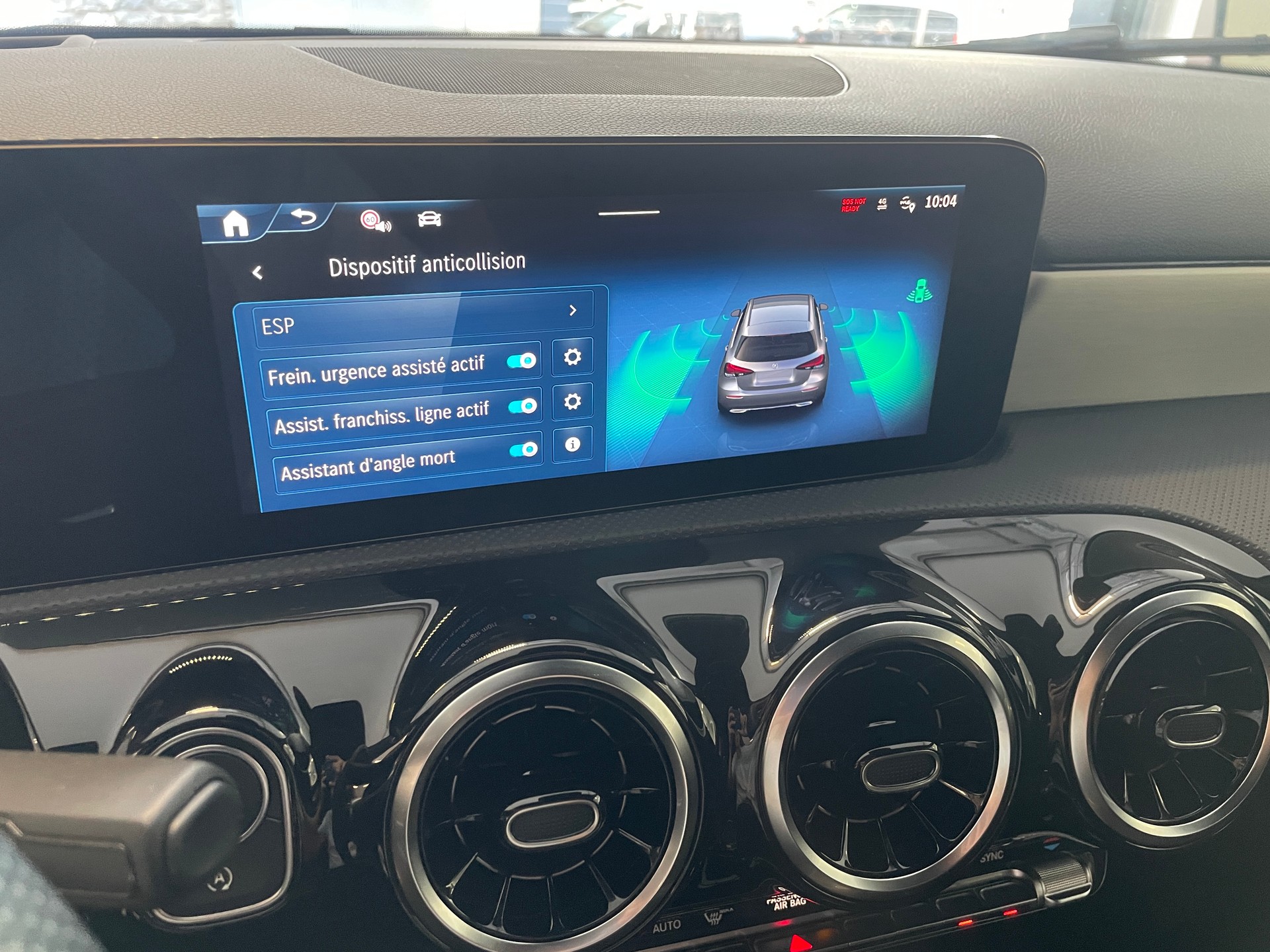 MERCEDES-BENZ A 220 4Matic 8G-DCT AMG Line-image-14