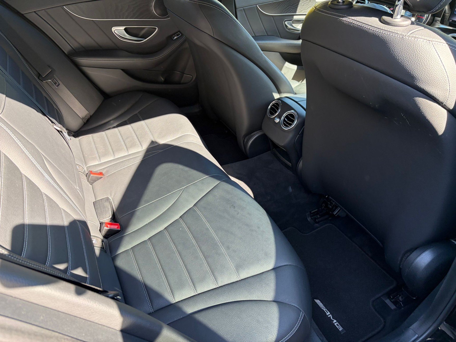 MERCEDES-BENZ C 220 d AMG Line 4Matic 7G-Tronic-image-15