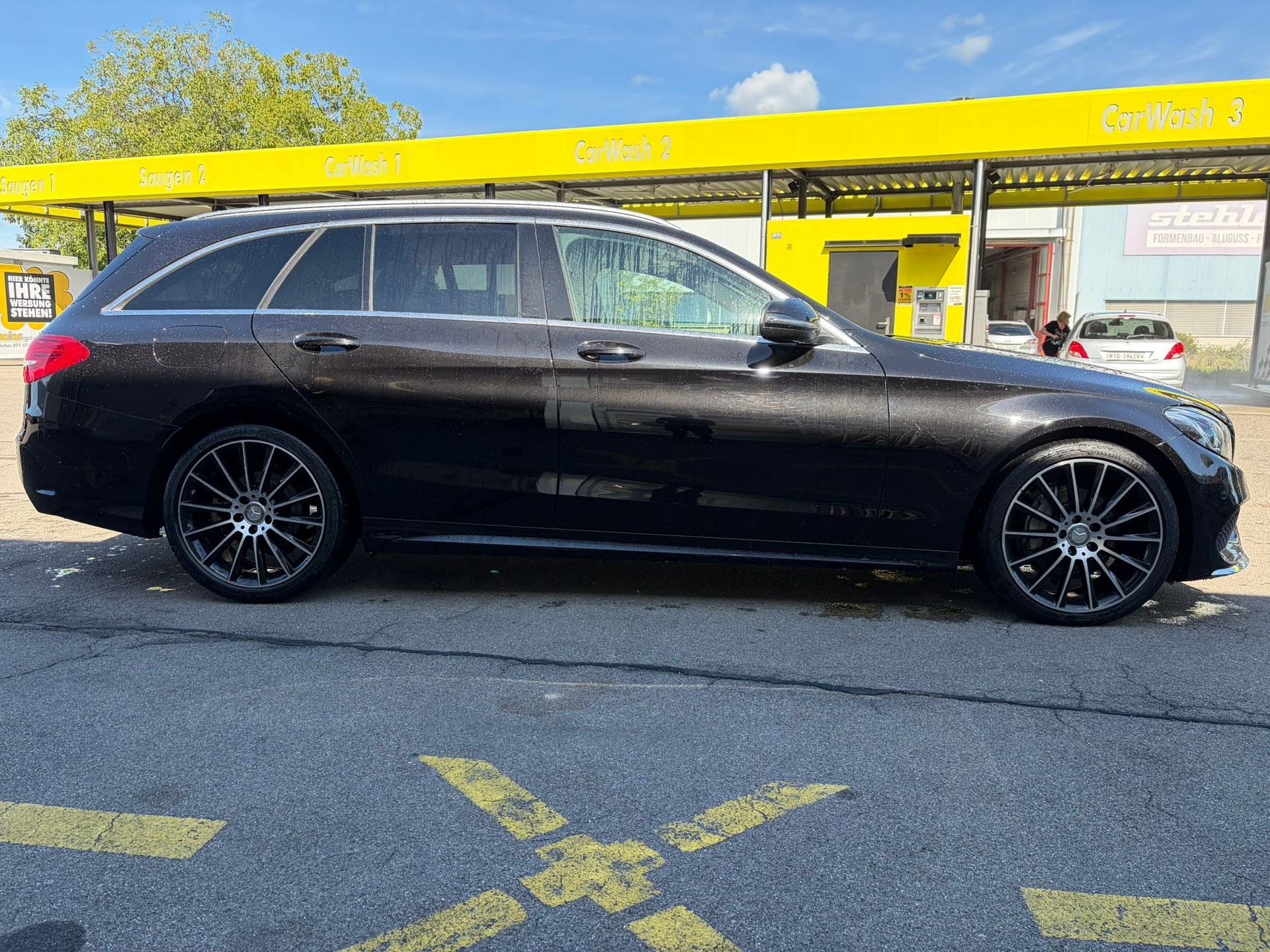 MERCEDES-BENZ C 220 d AMG Line 4Matic 7G-Tronic-image-4