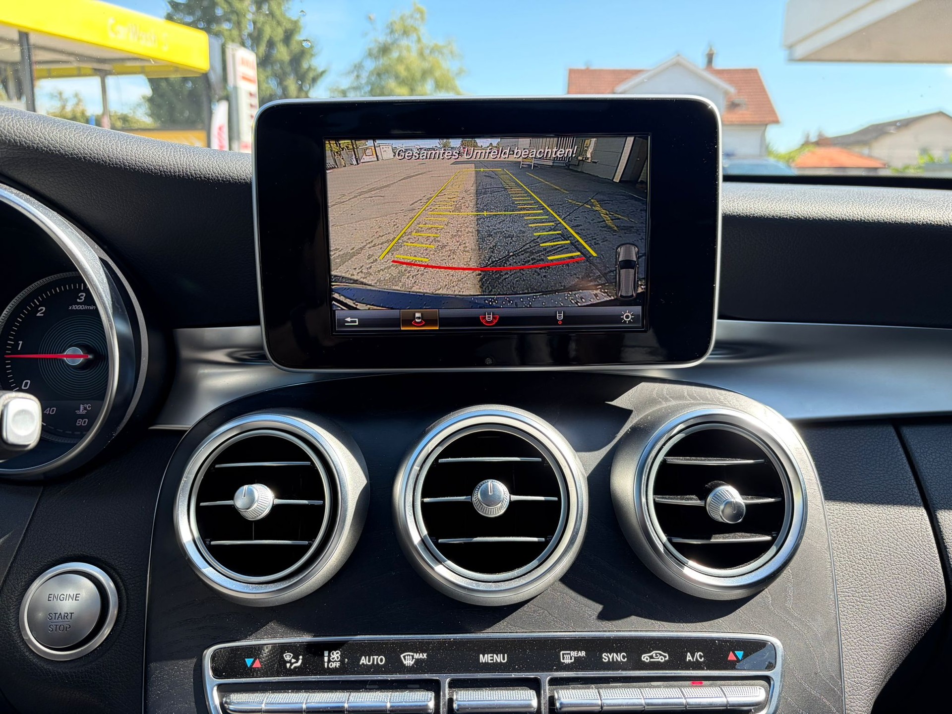 MERCEDES-BENZ C 220 d AMG Line 4Matic 7G-Tronic-image-11