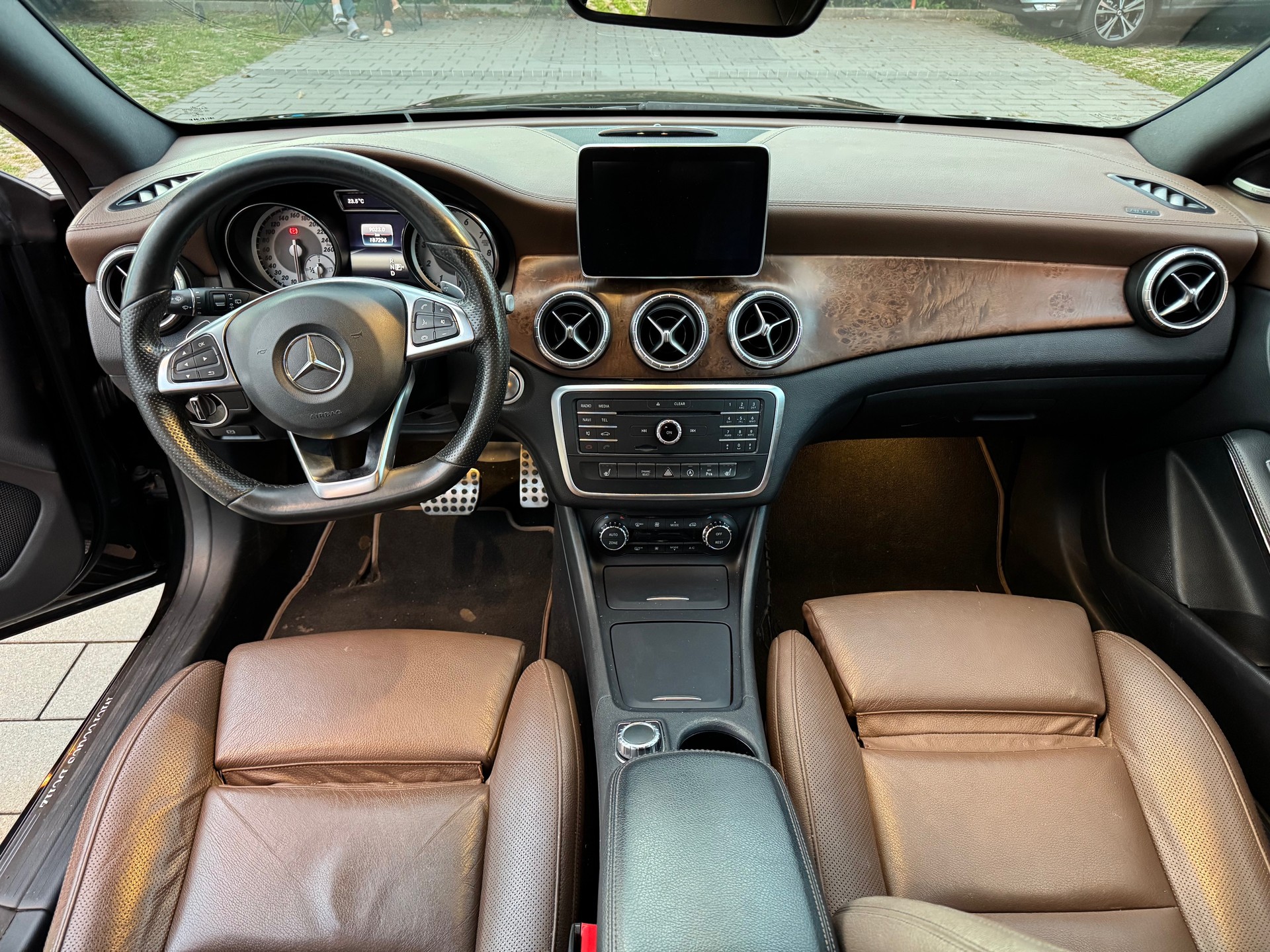 MERCEDES-BENZ CLA Shooting Brake 250 7G-DCT 4Matic-image-8