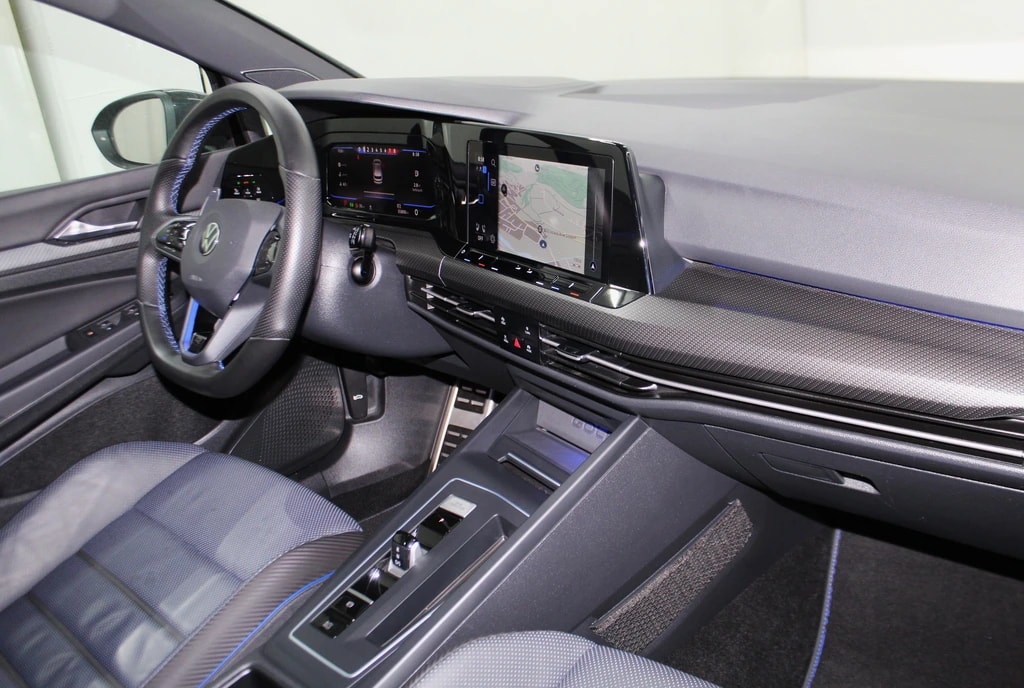 VW Golf 2.0 TSI R DSG 4Motion Performance Akrapovic / CH-Fahrzeug-image-11