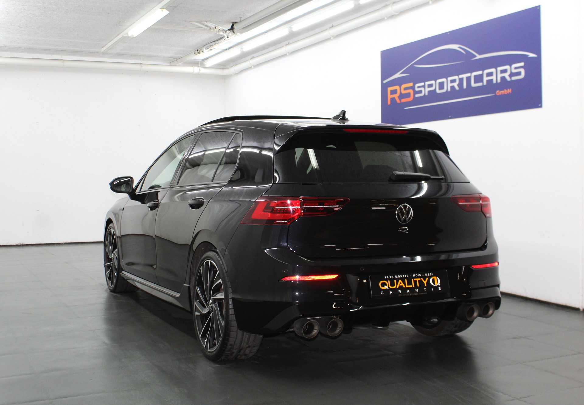 VW Golf 2.0 TSI R DSG 4Motion Performance Akrapovic / CH-Fahrzeug-image-4