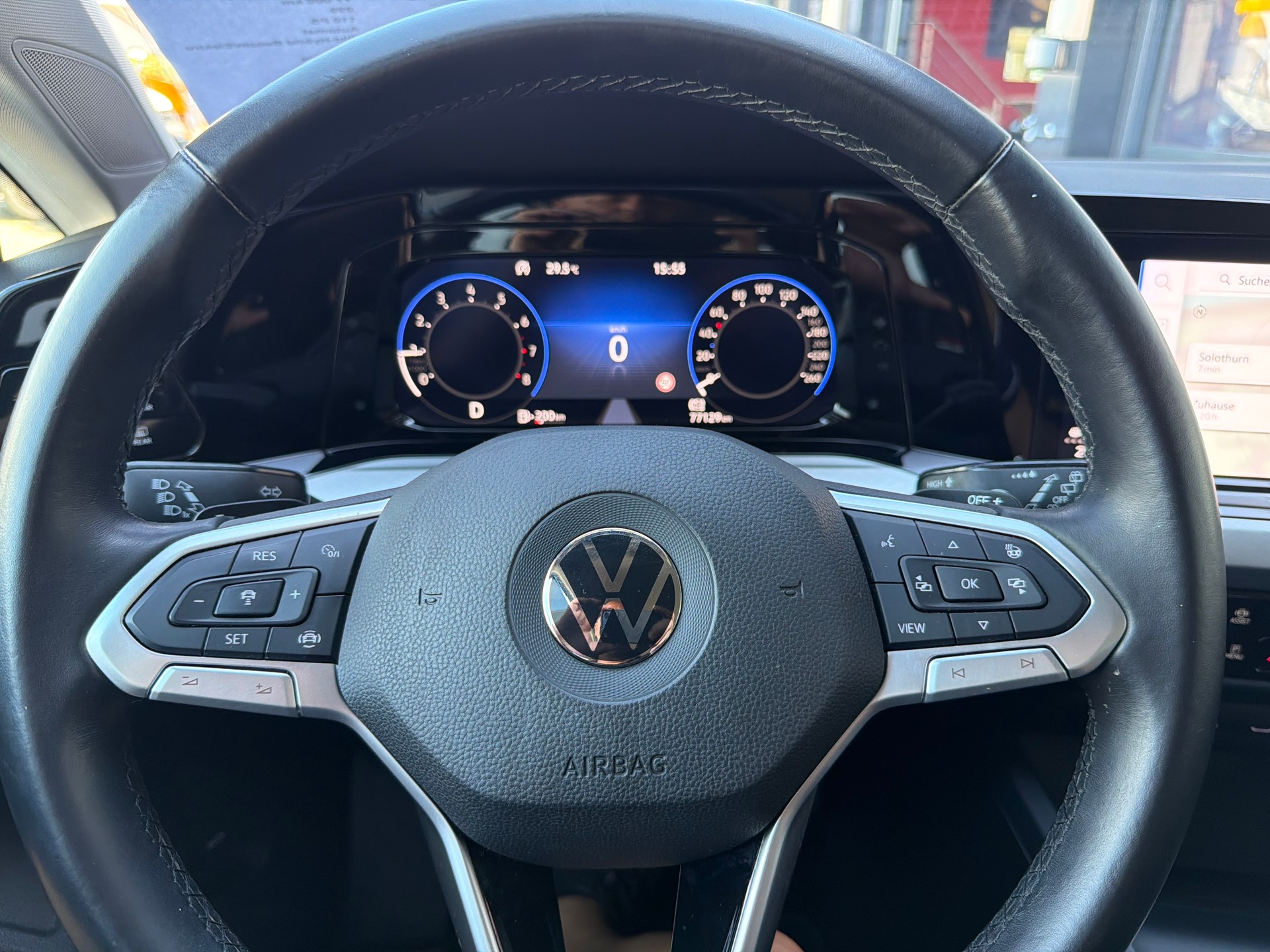 VW Golf Variant 1.0 eTSI mHEV Life DSG-image-15