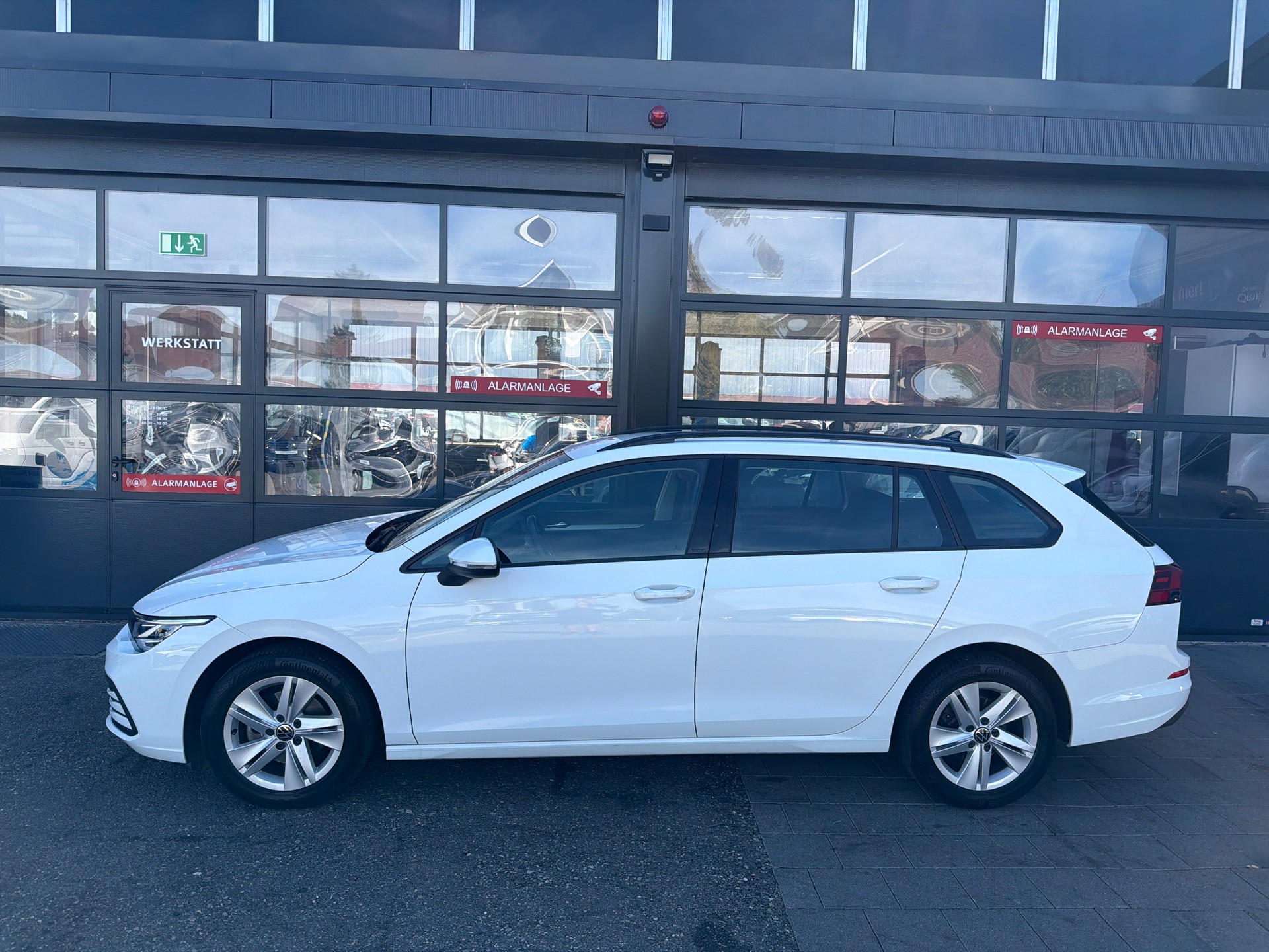 VW Golf Variant 1.0 eTSI mHEV Life DSG-showroom-element-2