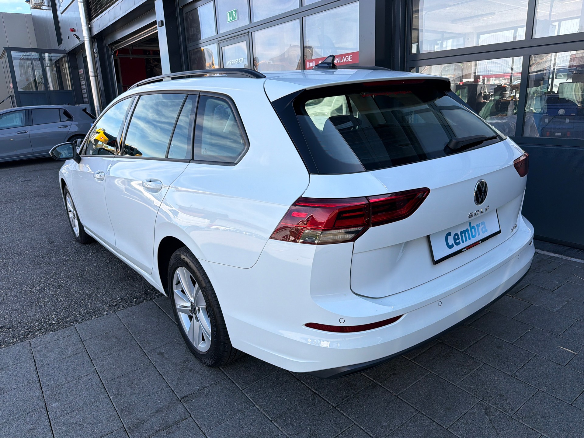 VW Golf Variant 1.0 eTSI mHEV Life DSG-showroom-element-3