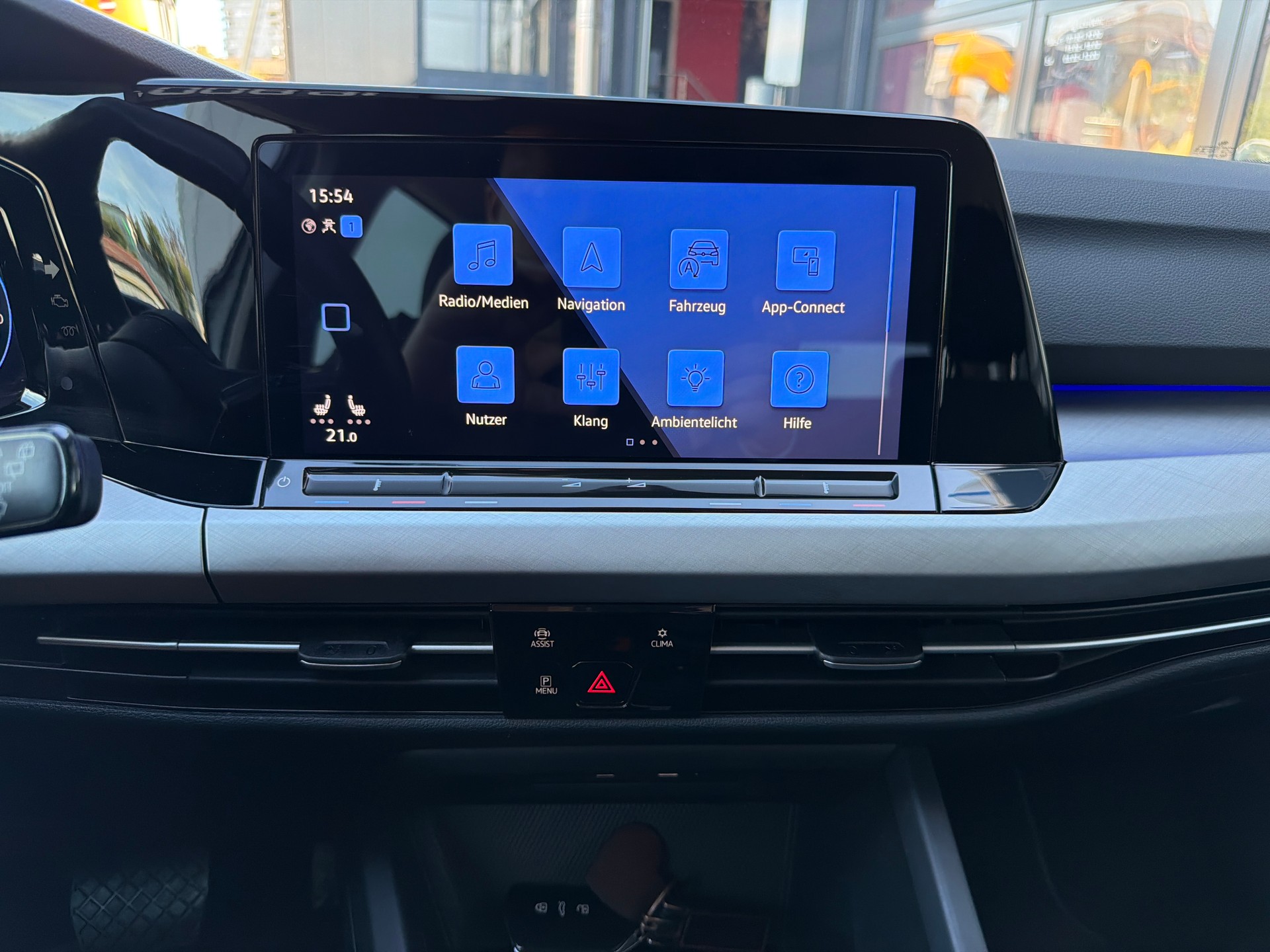 VW Golf Variant 1.0 eTSI mHEV Life DSG-image-13