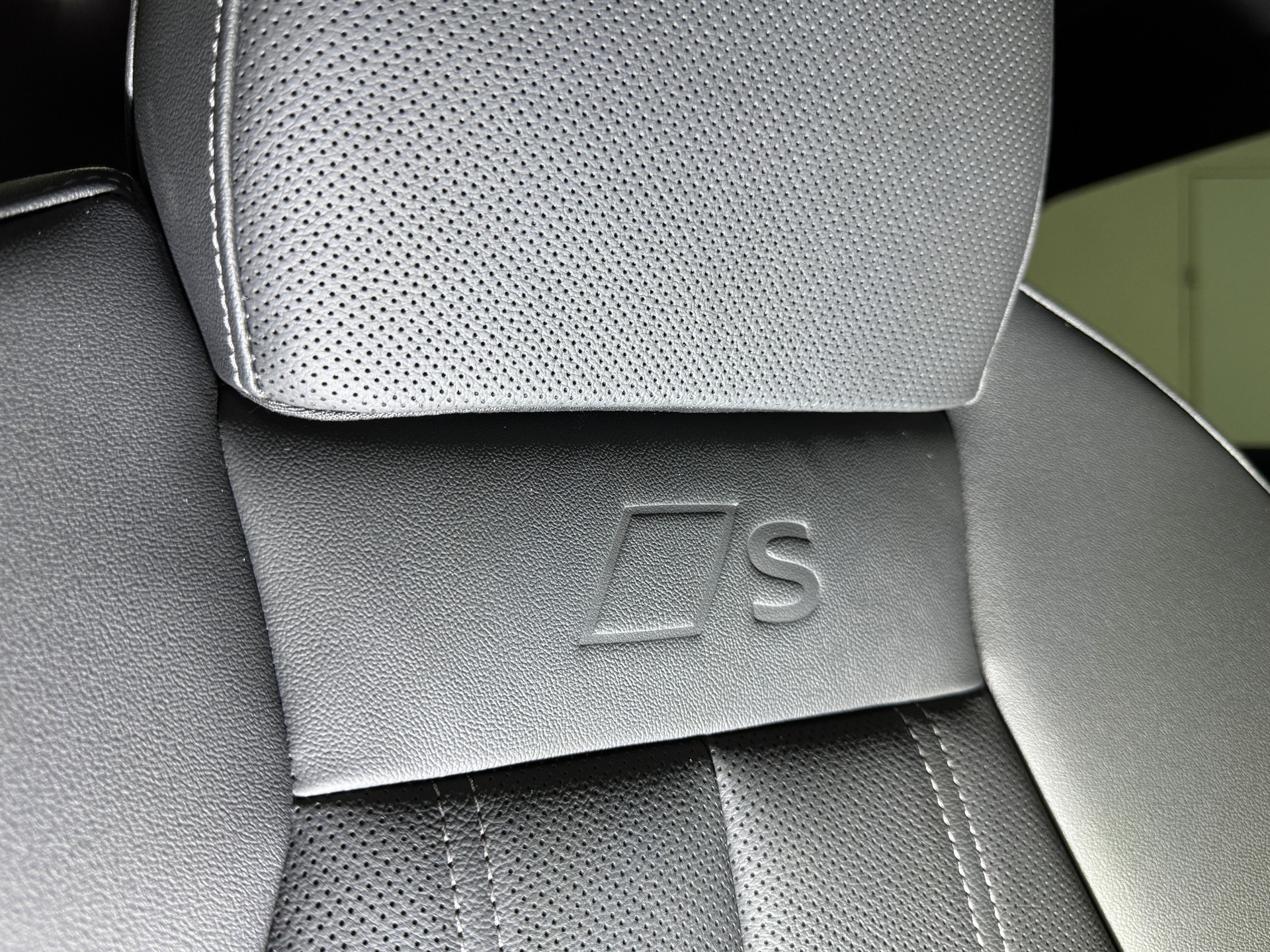 AUDI SQ6 e-tron quattro 489PS // CH-Fahrzeug // TOP-Ausstattung // Paket Premium Experience-image-9
