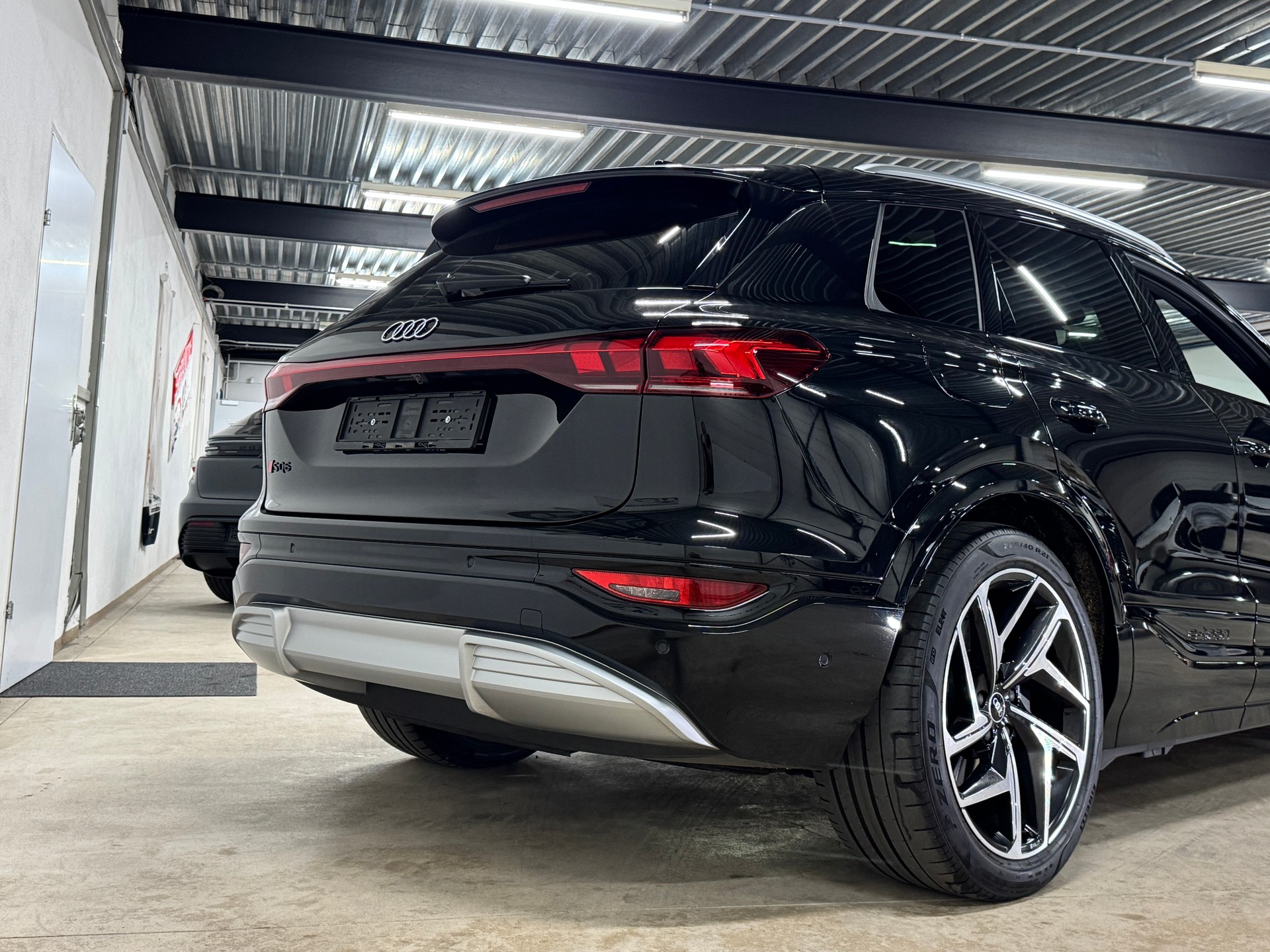 AUDI SQ6 e-tron quattro 489PS // CH-Fahrzeug // TOP-Ausstattung // Paket Premium Experience-image-5