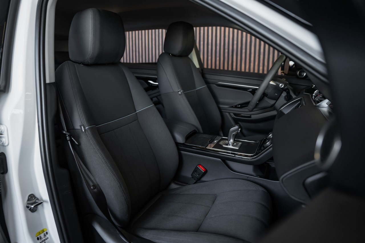 LAND ROVER Range Rover Evoque D 150 S AT9-image-15