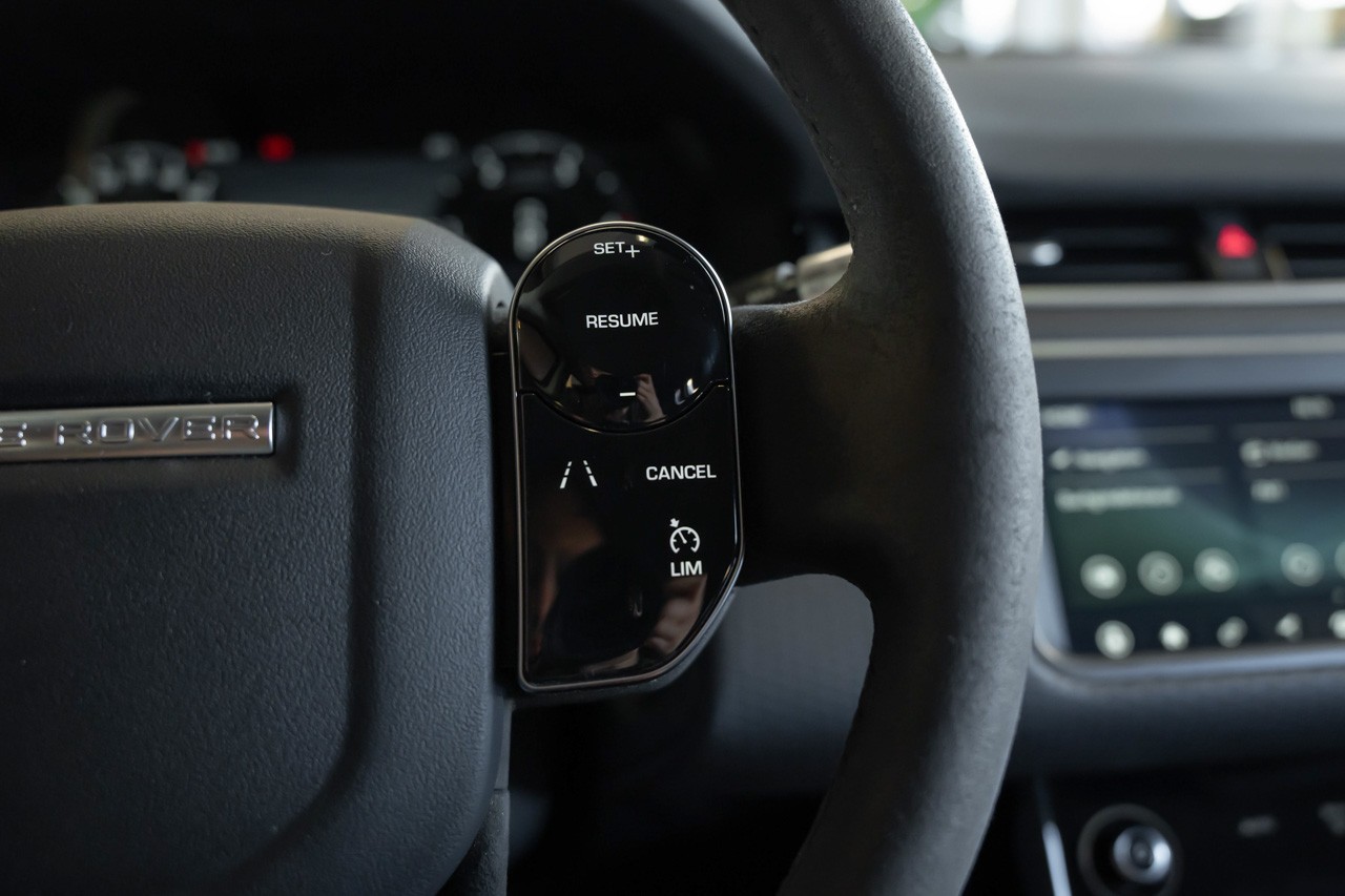 LAND ROVER Range Rover Evoque D 150 S AT9-image-28
