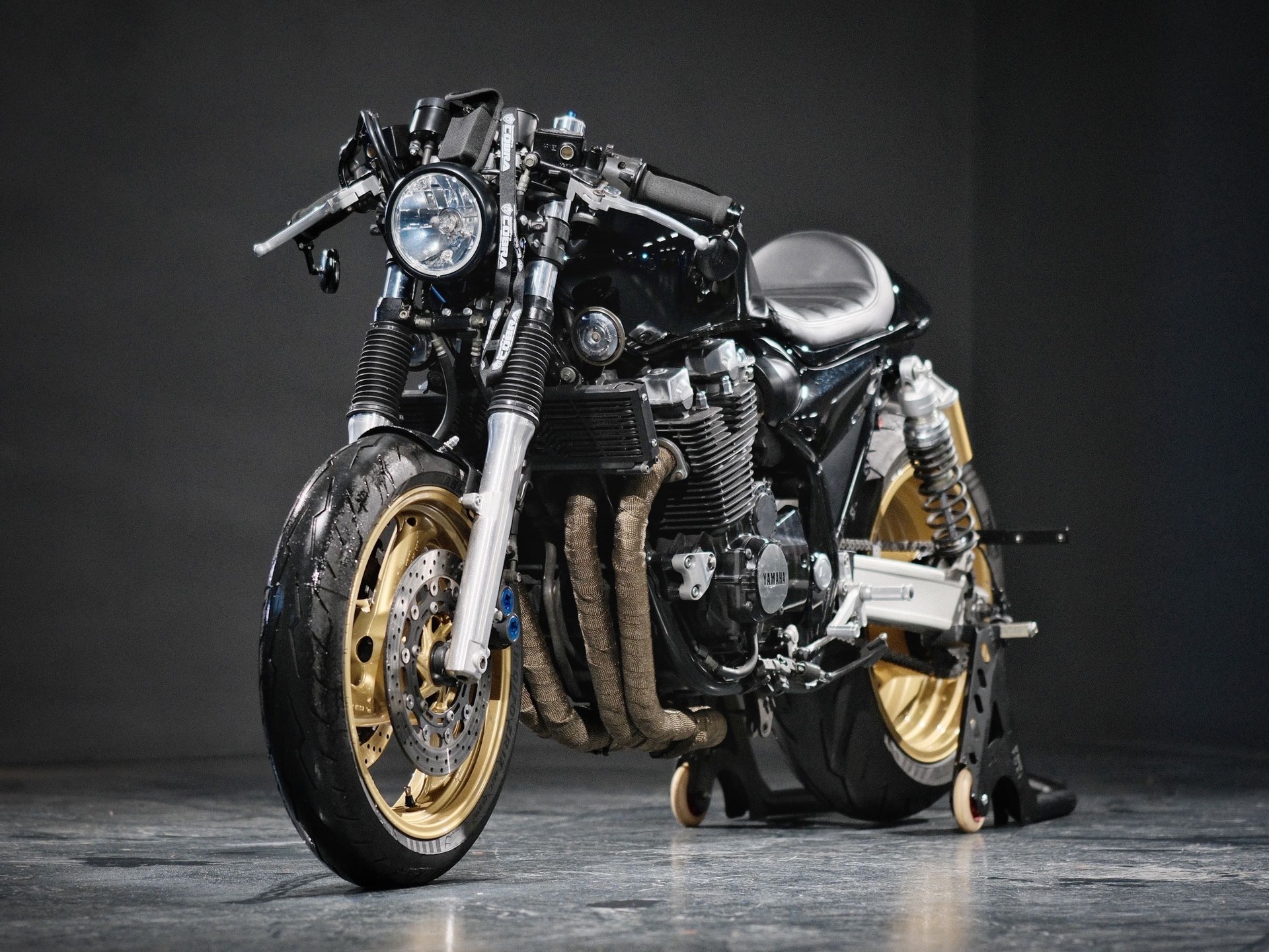 YAMAHA XJR 1300 SP-showroom-element-3