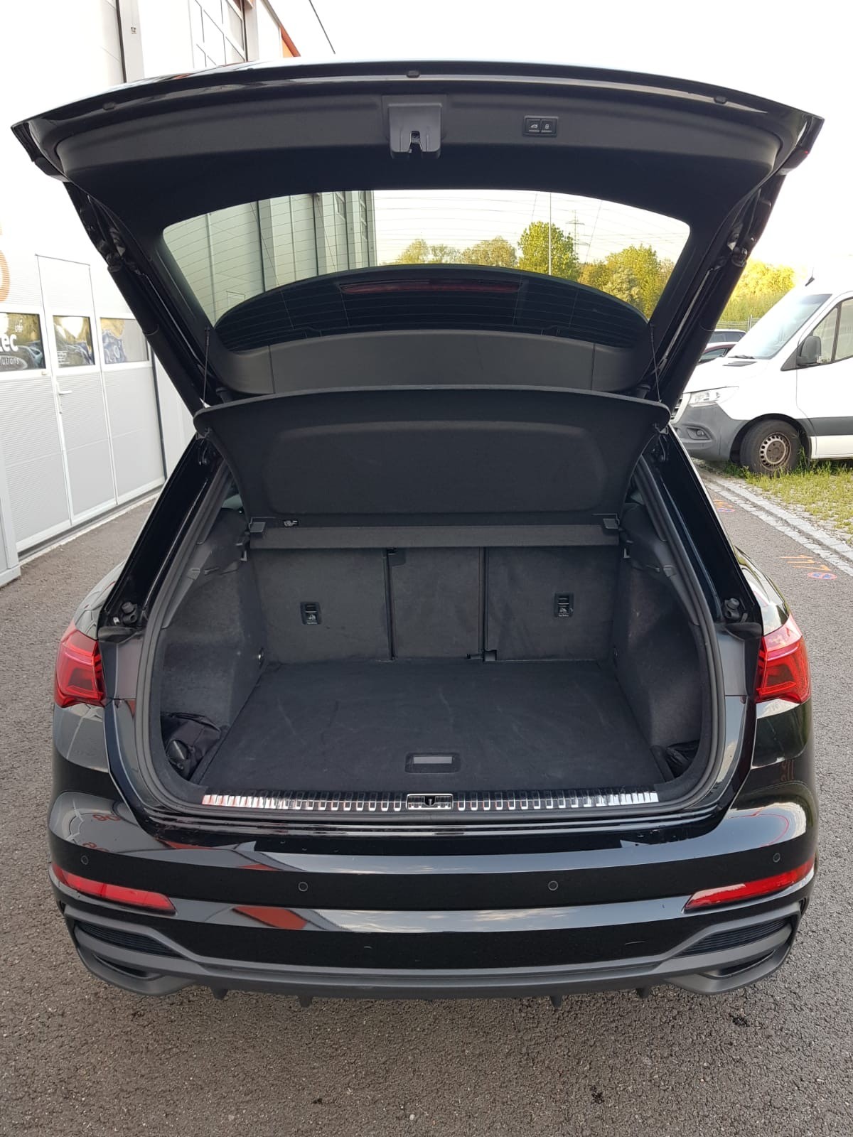 AUDI Q3 Sportback 35 TFSI Attraction S-tronic Leasing Finanzierung möglich-image-13