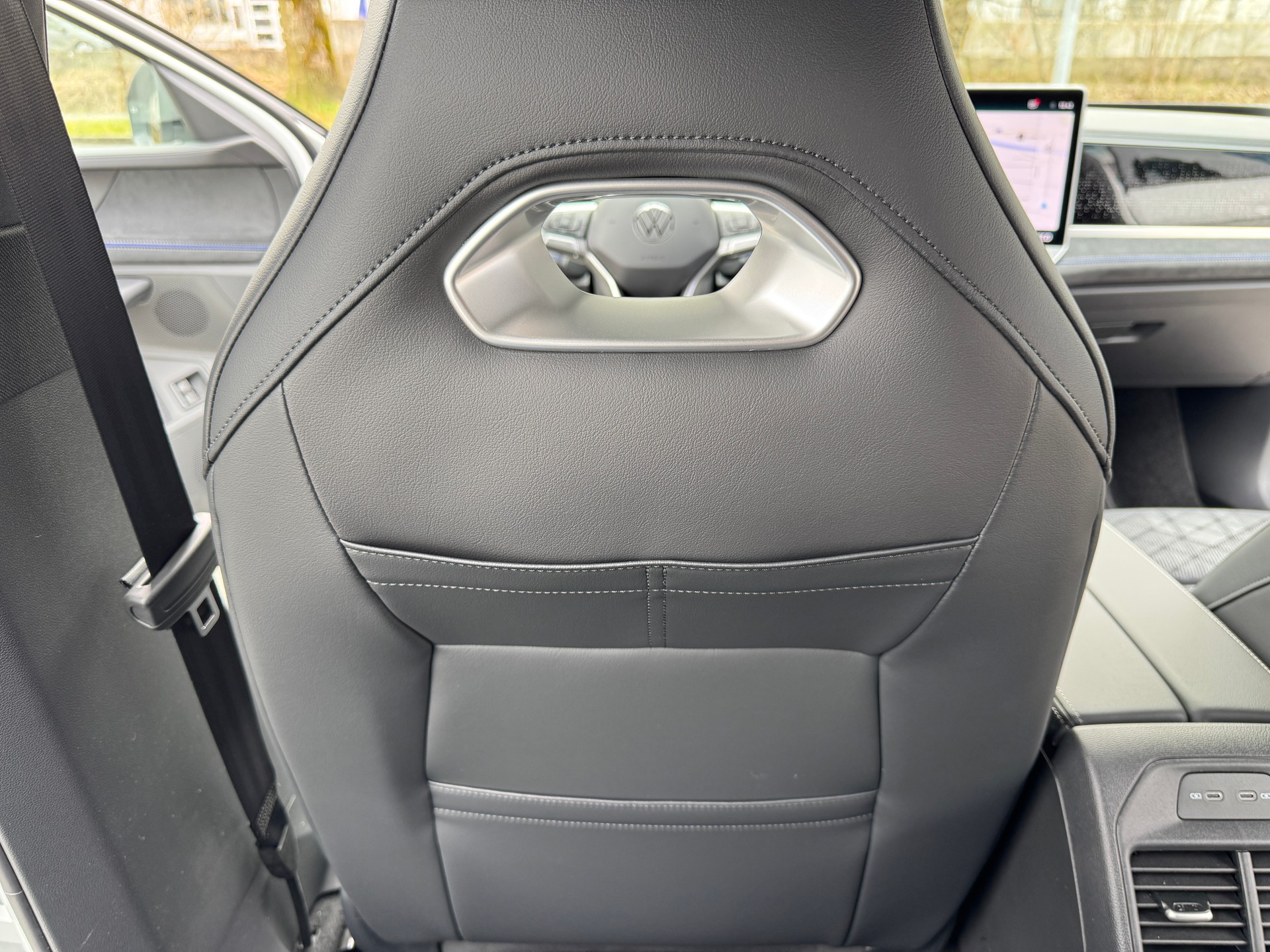 VW Passat Variant 1.5 TSI evo2 Plug-In- Hybrid R-Line DSG-image-14
