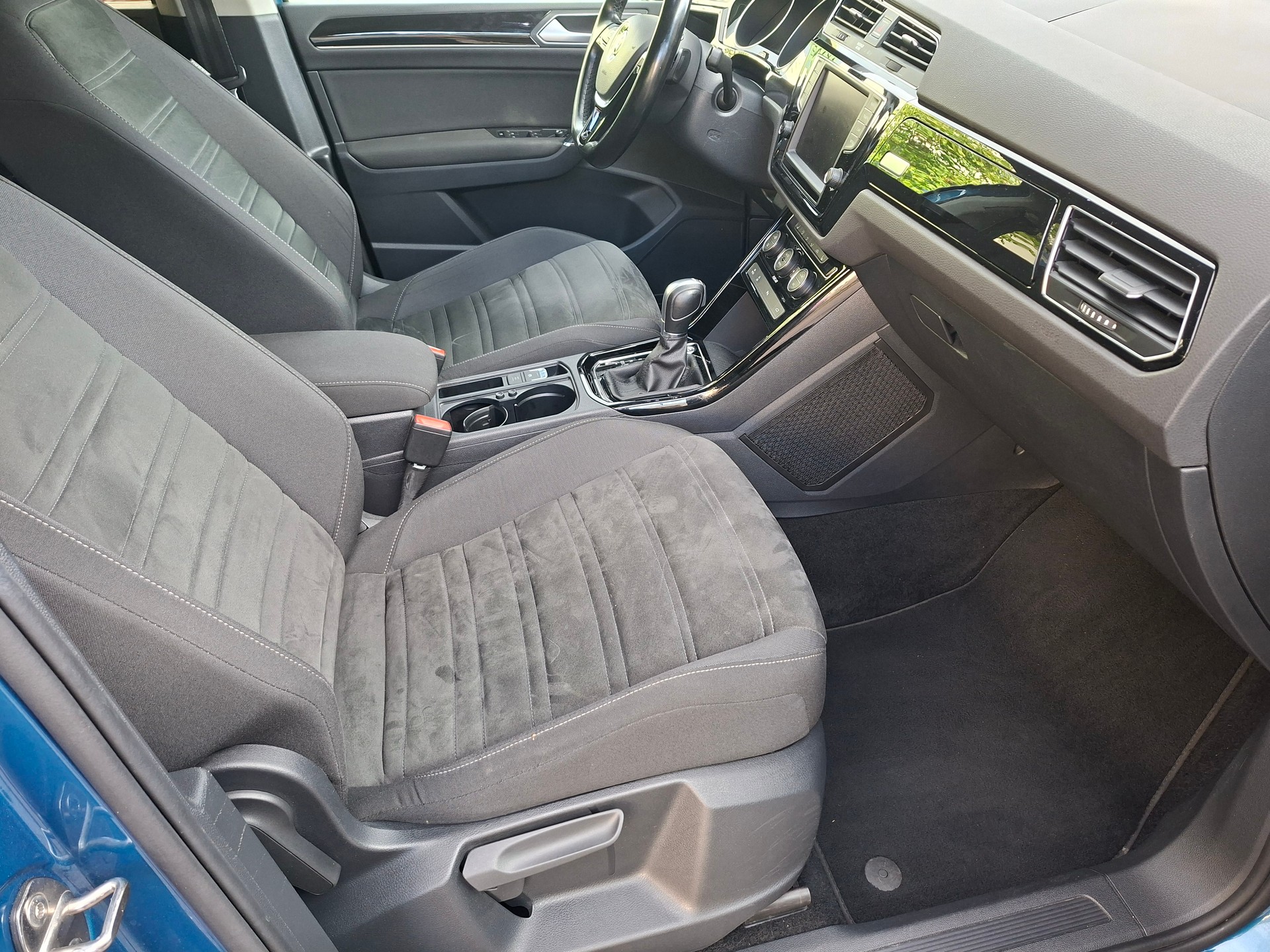 VW Touran 2.0 TDI BlueMotion Technology Highline DSG-image-7