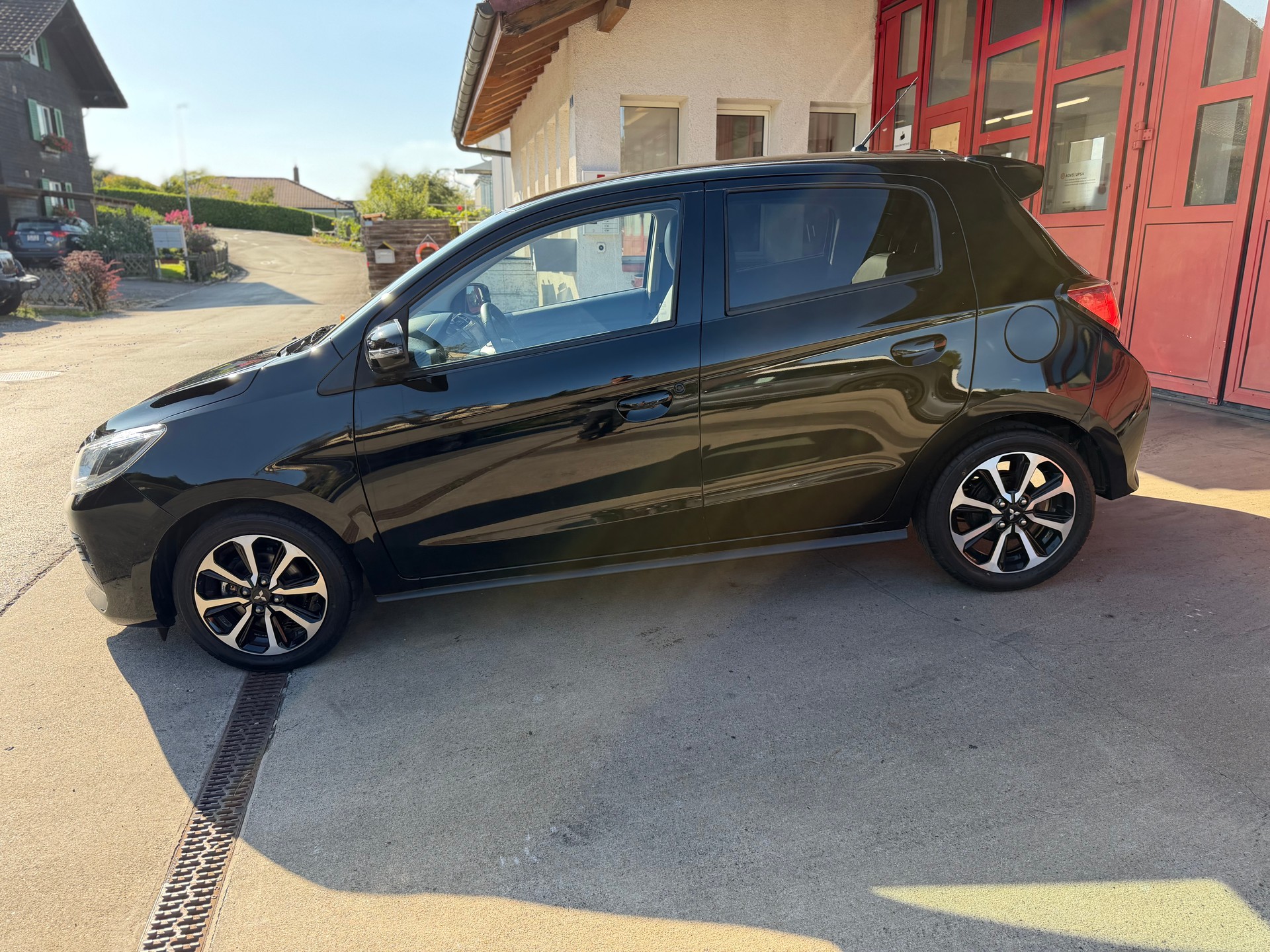 MITSUBISHI Space Star 1.2 CVT Intense+-image-2