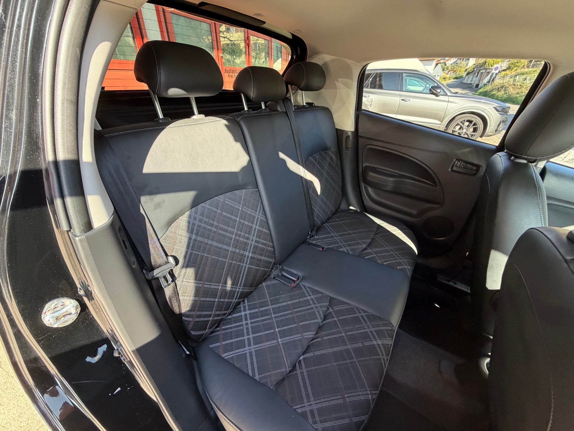 MITSUBISHI Space Star 1.2 CVT Intense+-image-10